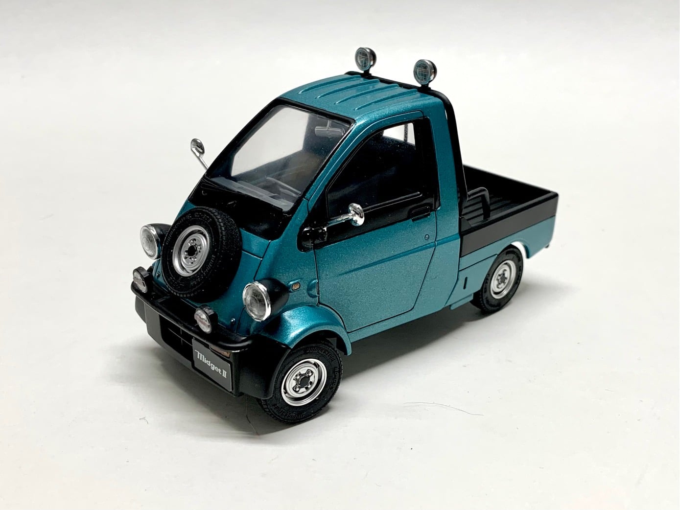 1/32 '57 Daihatsu Midget model kit review