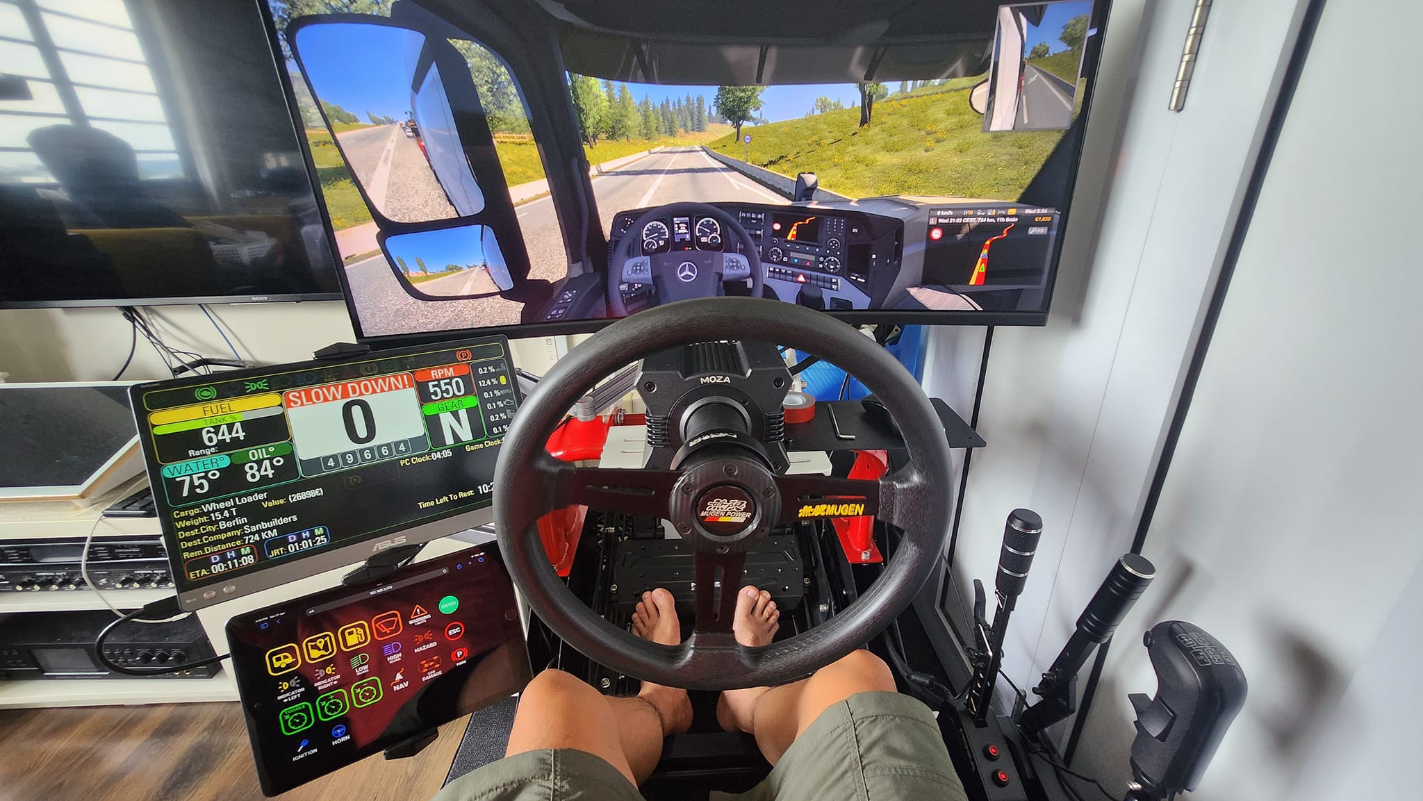 Moza racing setup with R9 V2 and SR-P pedals