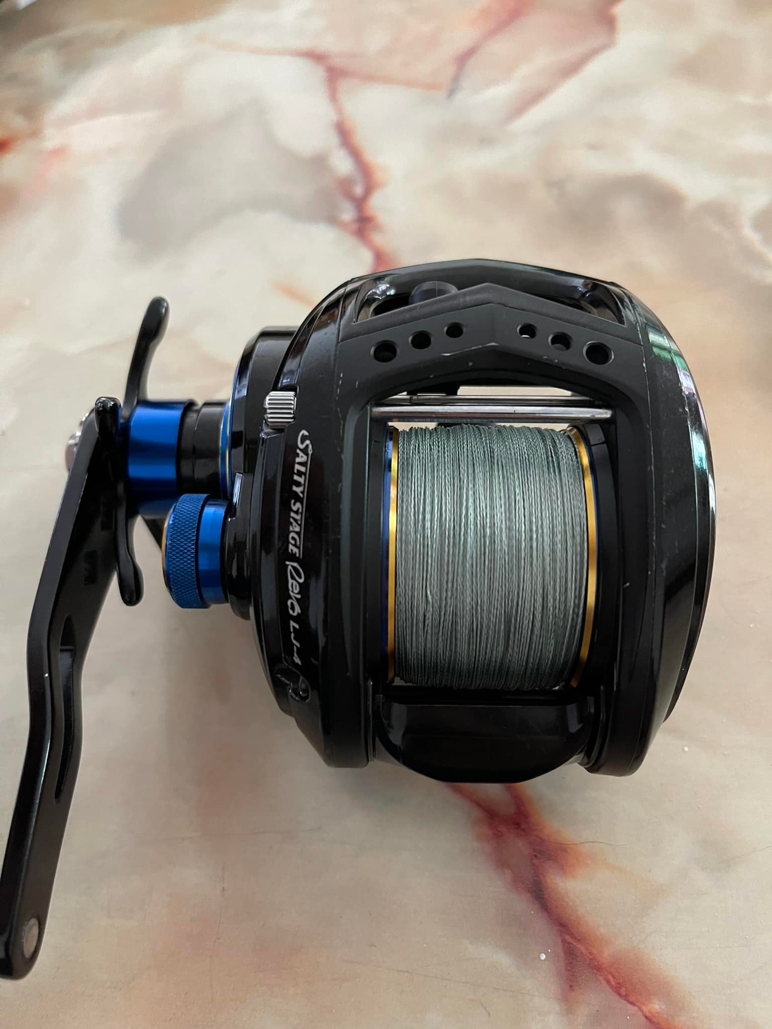 ABU GARCIA SALTYSTAGE REVO LJ4 RATIO 7.6:1 DRAG 10KG WEIGHT 378G