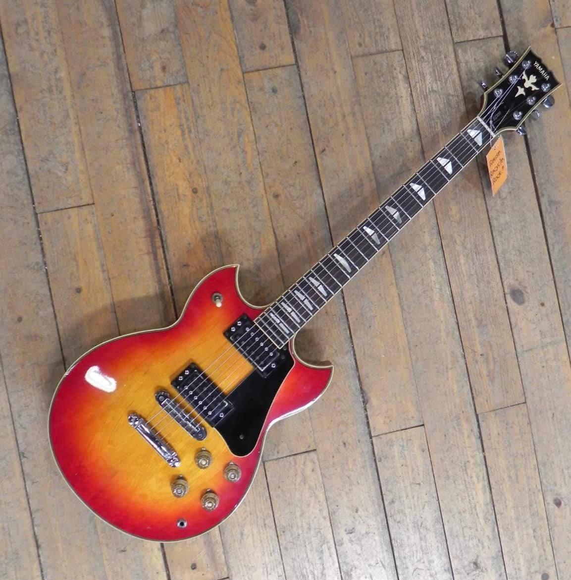 Yamaha SG700 cherry sunburst guitar review