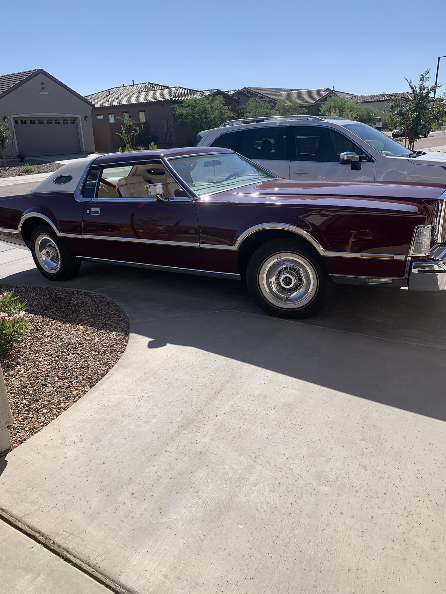 Flashback to the 1976 Lincoln Mark IV ?