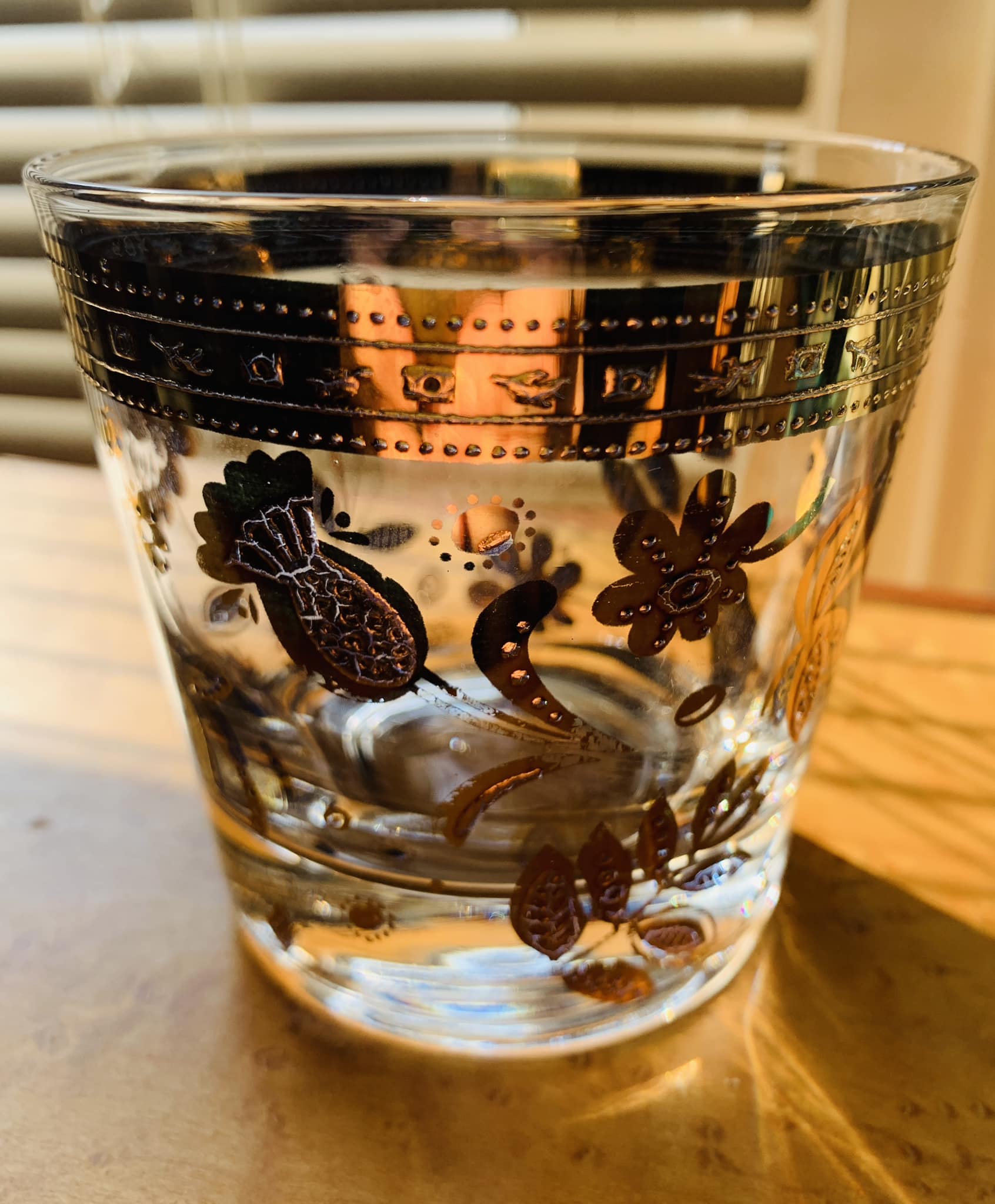 What are these vintage gold cups worth? display picture 1