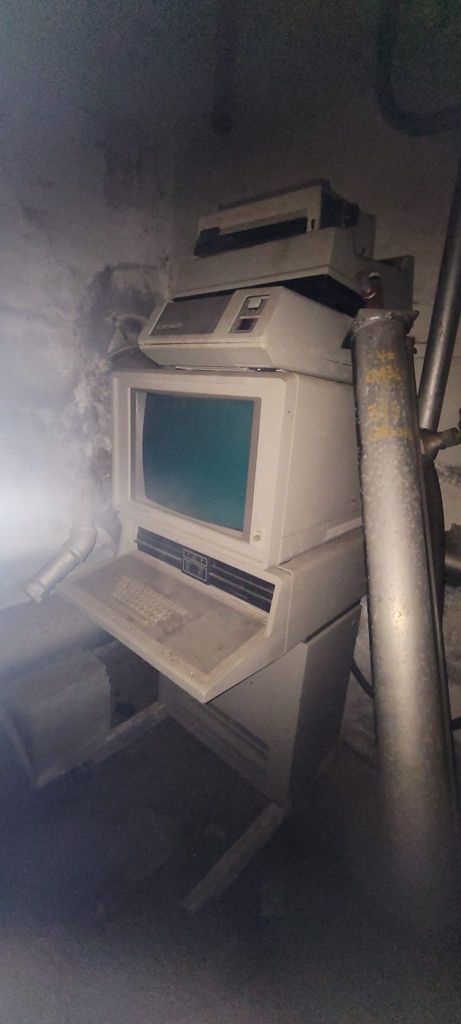 Abandoned mill near UConn campus in CT yields old Tektronix 4114