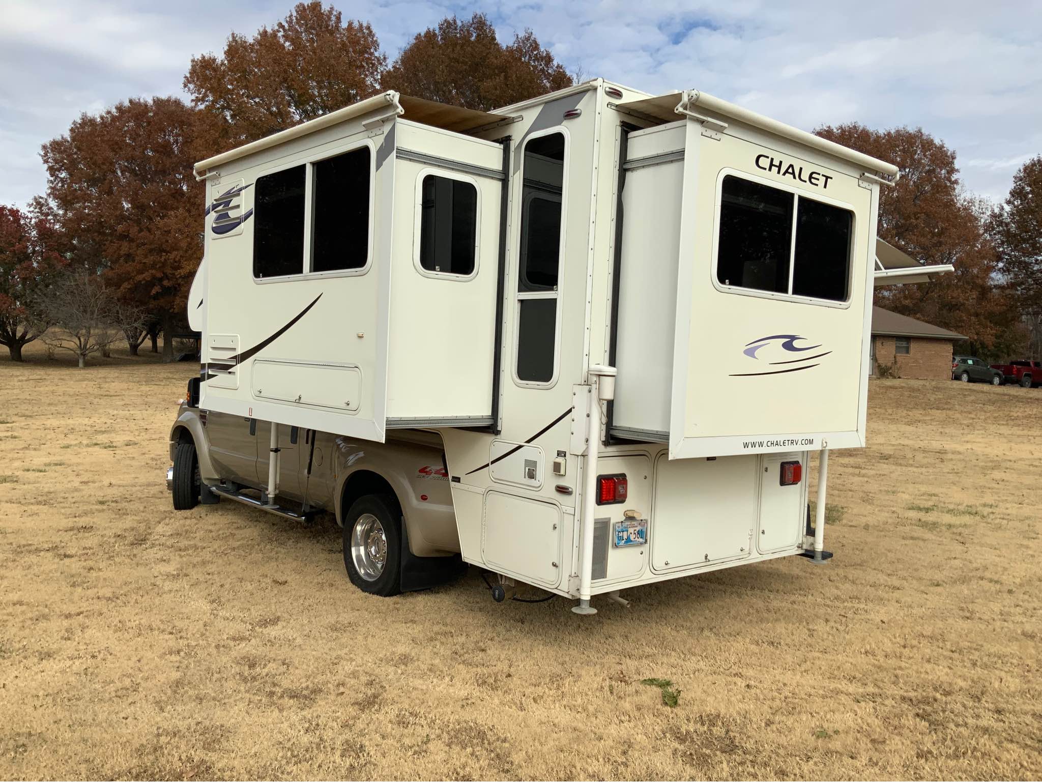 2012 Chalet Rv truck bed camper ts116 RVs & Campers Bartlesville