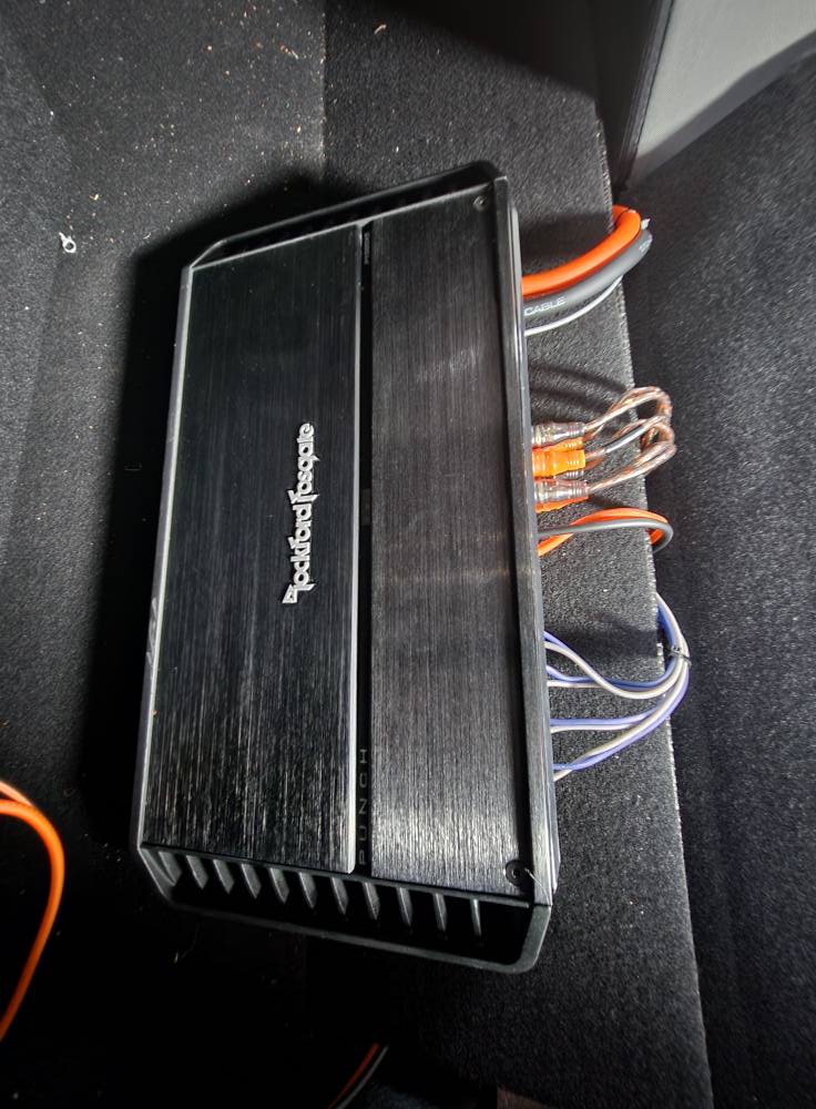 AudioControl The EPICENTER Micro Bass Restoration Processor & Line