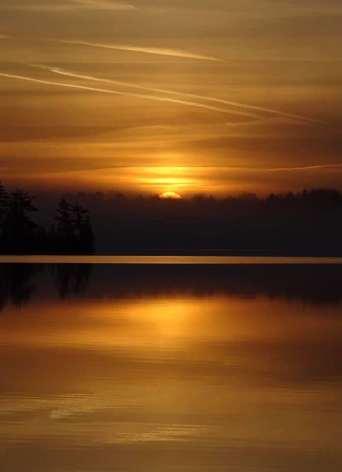 Still Water, Golden Hour” ― 静寂の湖畔 ― Download Golden Hour