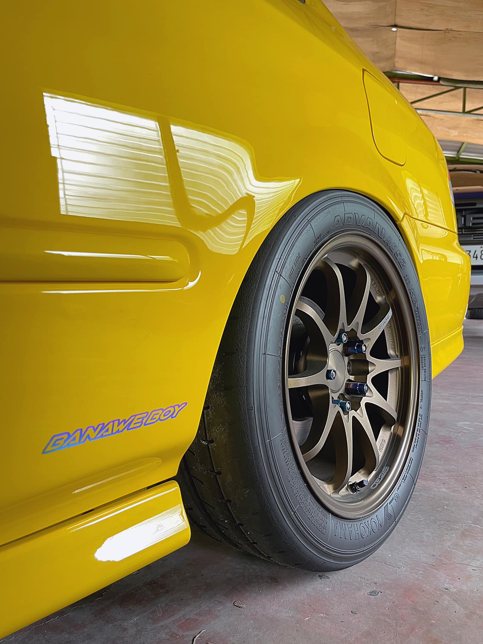 16x8 +28 CE28N 225/45/16 Advan A052