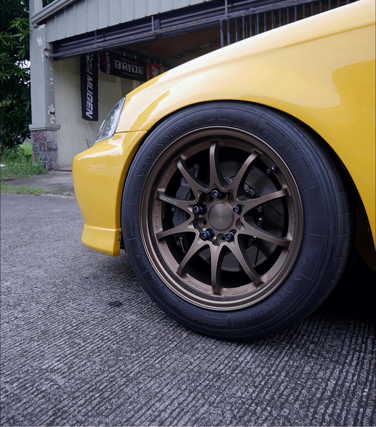 16x8 +28 CE28N 225/45/16 Advan A052