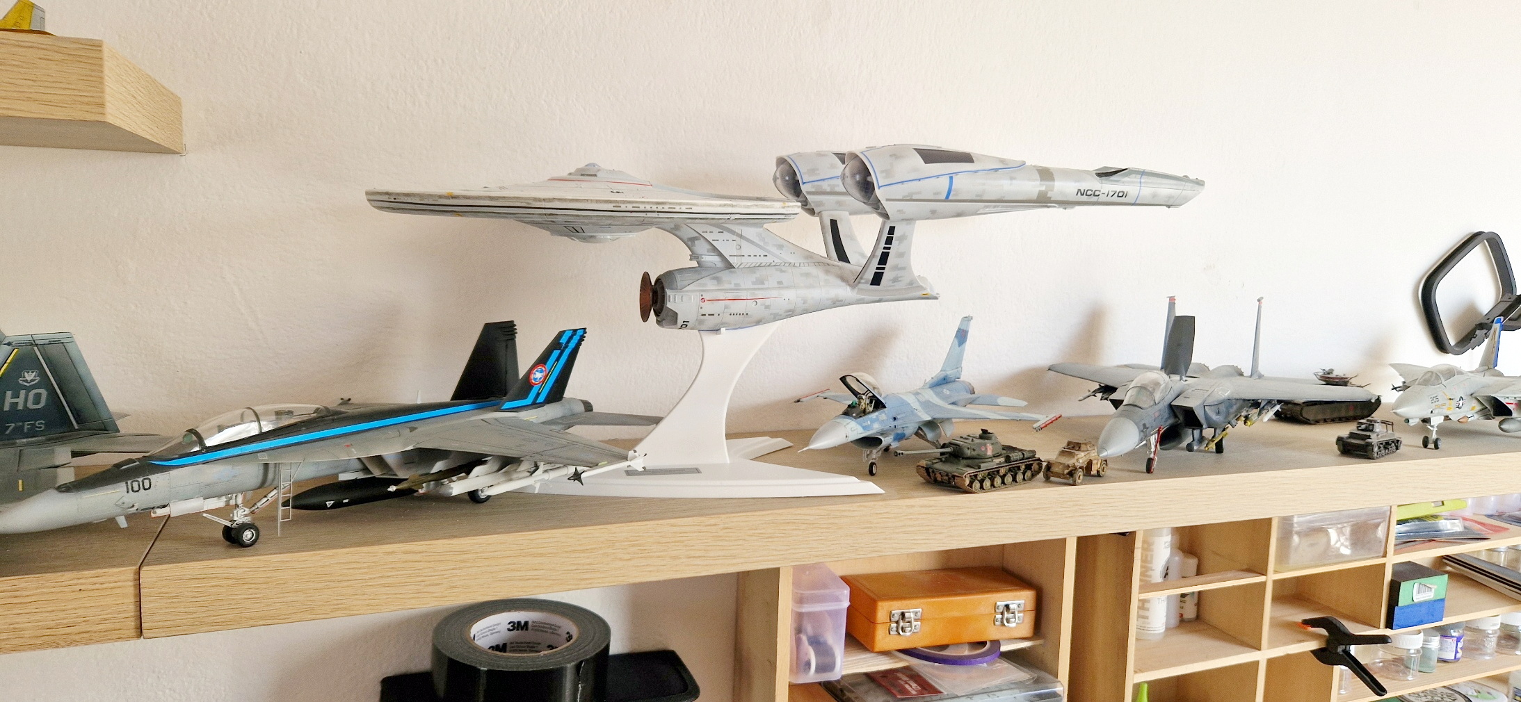 Revell 1:500 U.S.S. Enterprise NCC-1701 model build