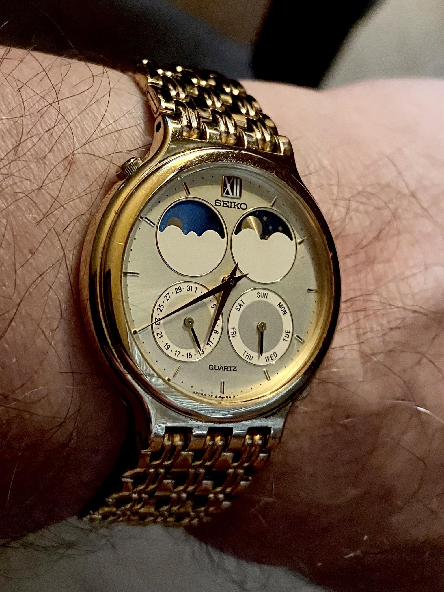 Seiko m354 memory bank calendar in silver. Big fan of Moonraker!