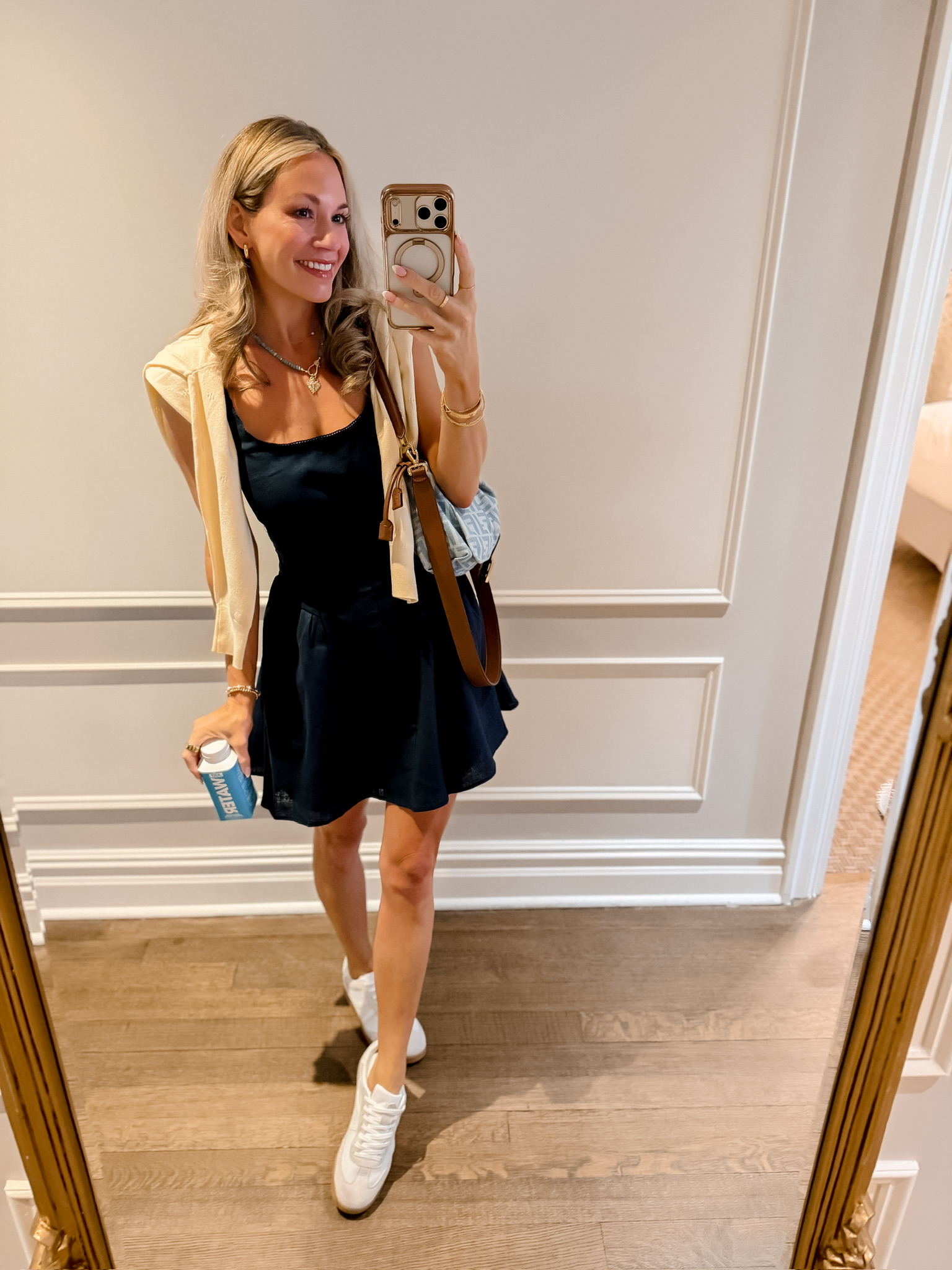 black and white dress with blue shoes Fave pairings: comfy dresses sneakers. 😍 #kedssstyle 📷: minpoh Size:17 x 33