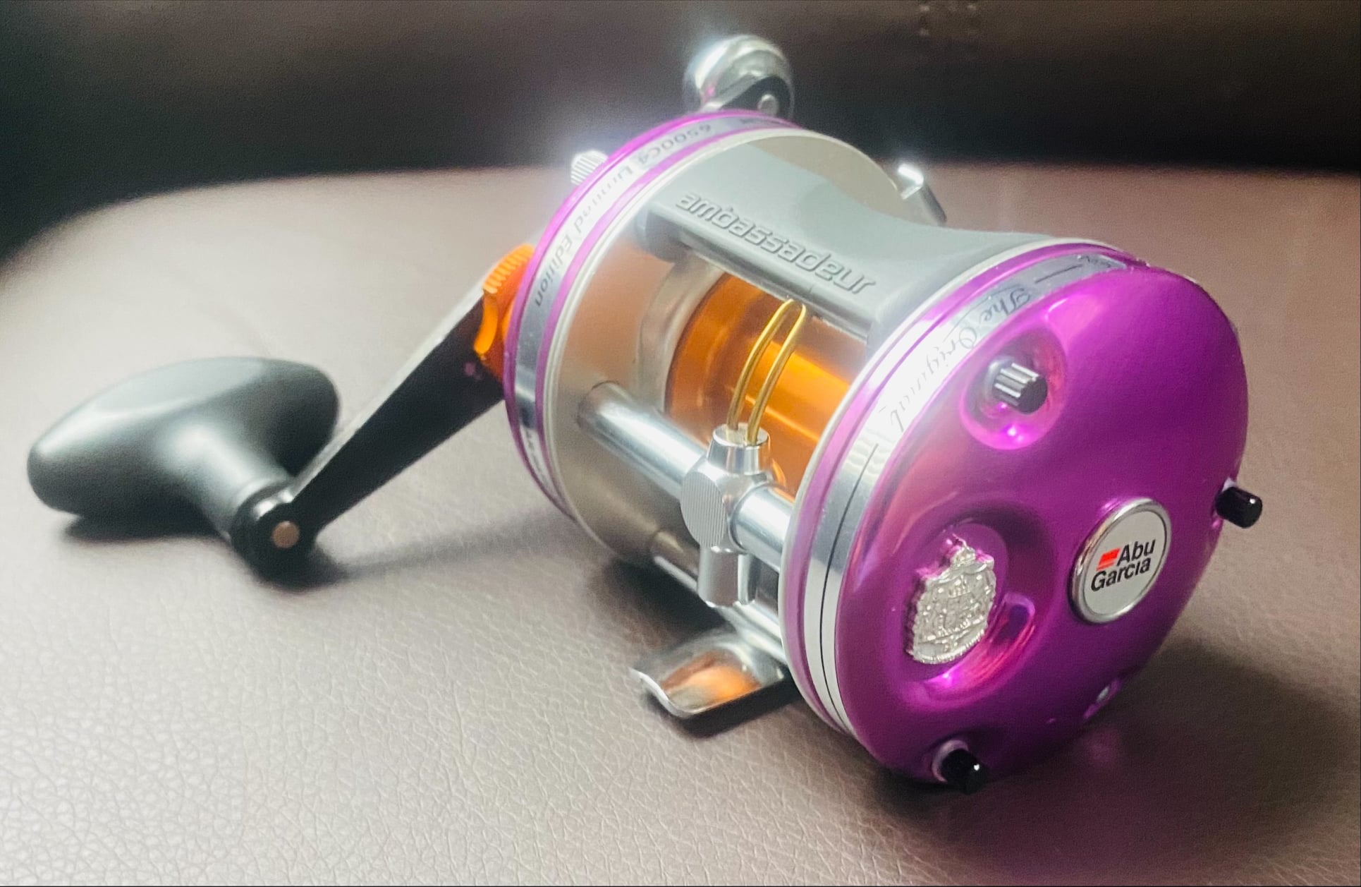 baitcaster reel with clicker Heavyweight Champions Catfish – Round Loud Bait Clicker, Steel Bearings, Carbon Disc Drag, Thickened Metal for Big Cat Fish + Power Handle + Neoprene Cover (Right-Side Retrieve) Takuma P10 Baitcasting Reel braided line Model:KDS-364PLX (Left Hand) KastKing did it again