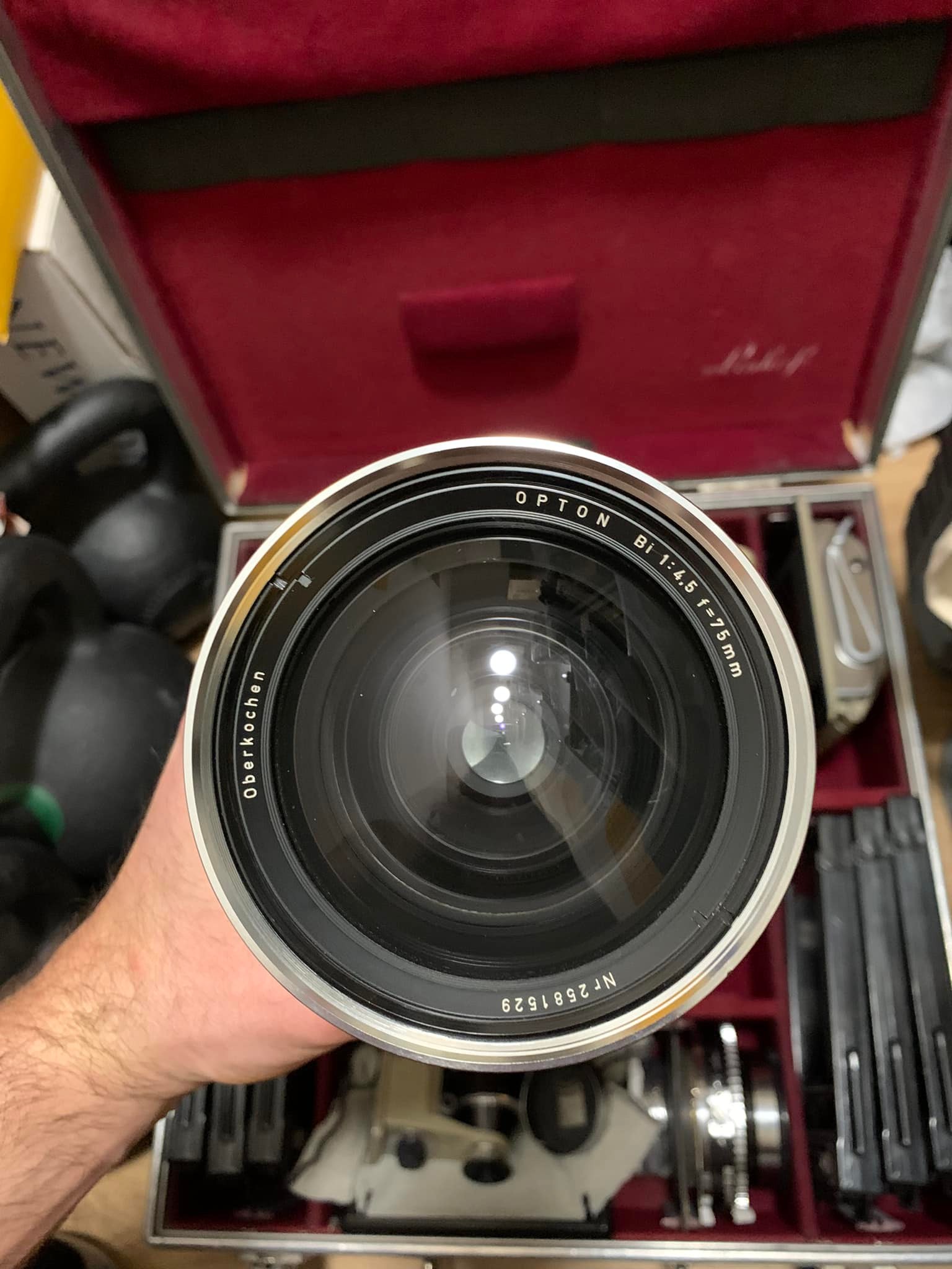 Is the 75mm f/4.5 Zeiss Biogon best at full aperture?