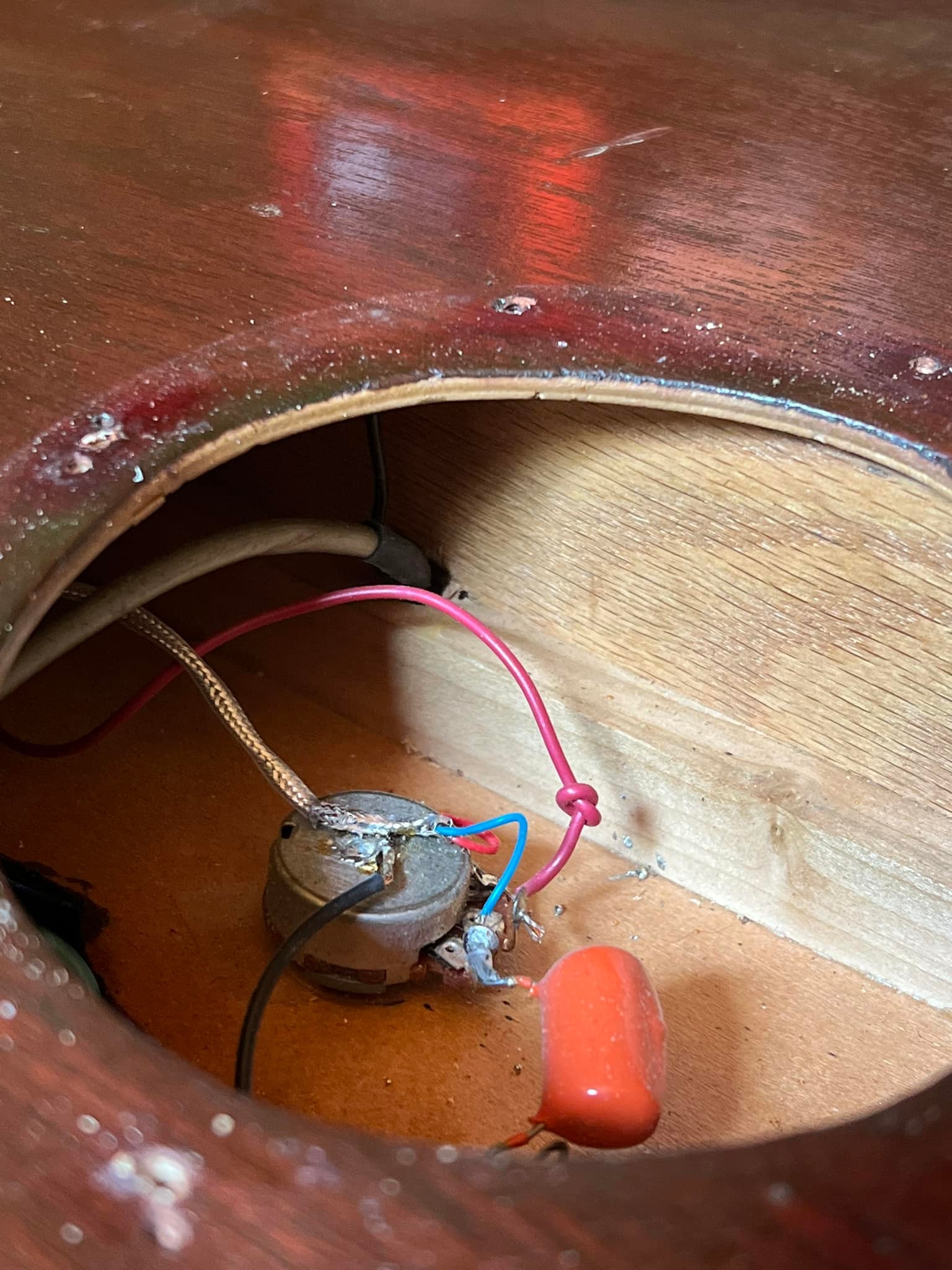 Can a fixed bridge be mounted on a Guild Starfire III?