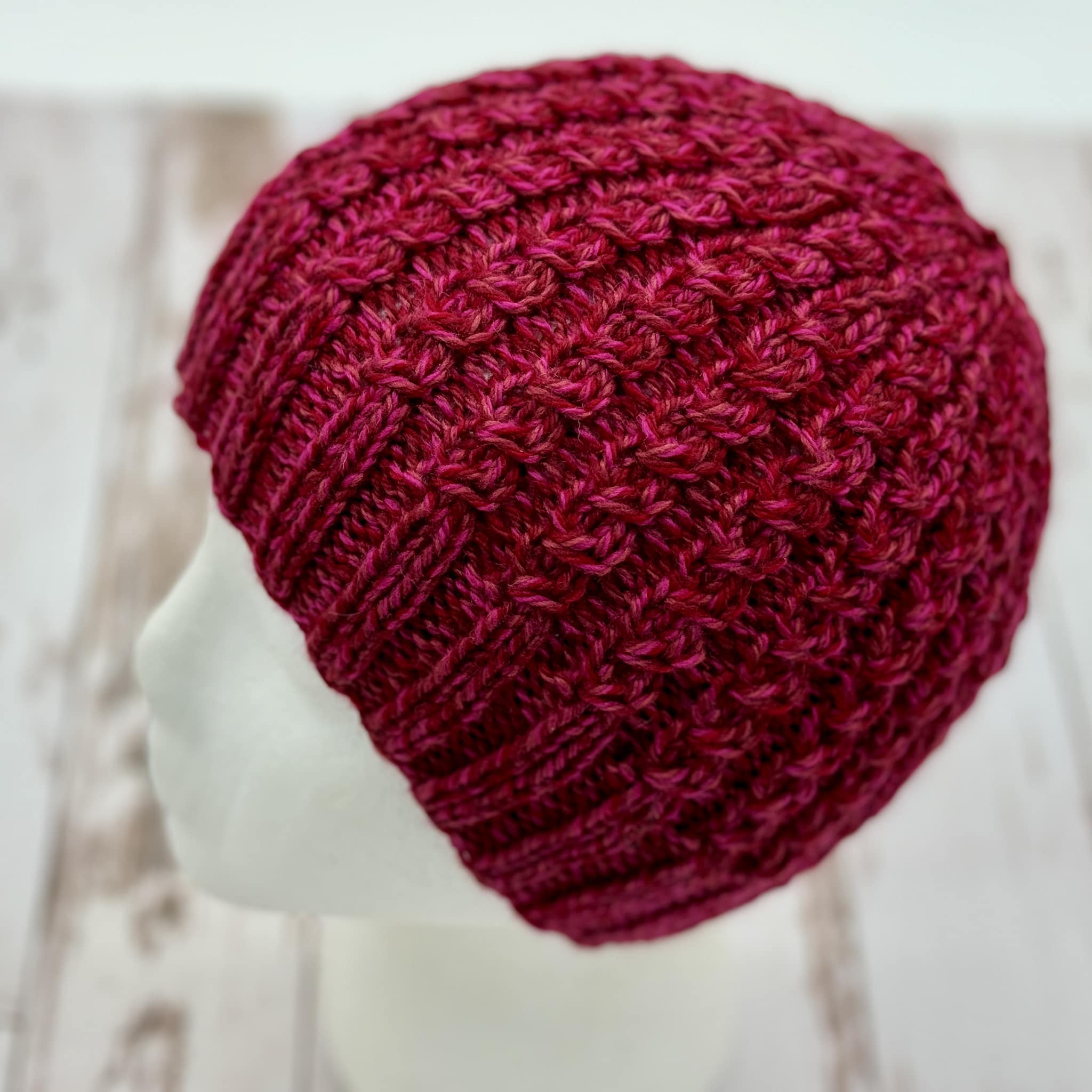 Knitting a Willow Oak Toque Hat with Cascade 220 Yarn