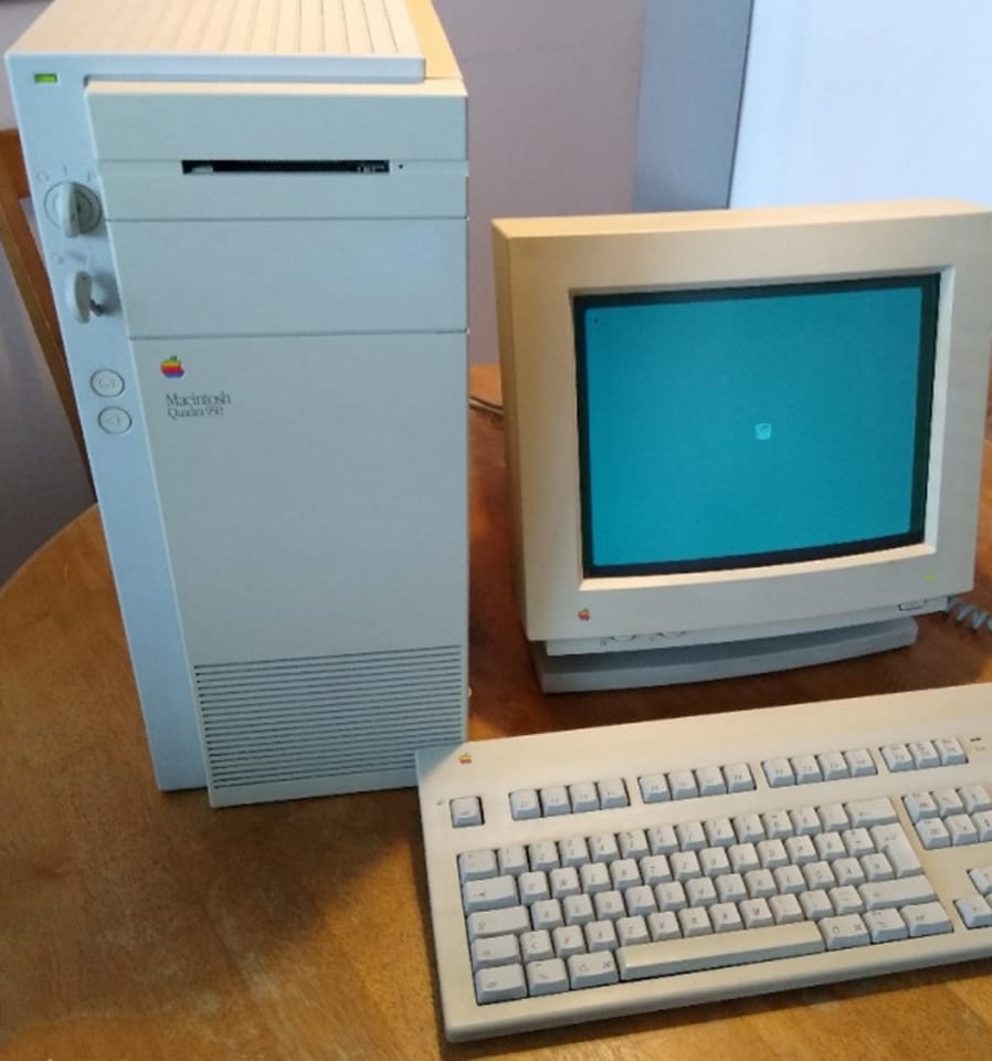 Restoring a Quadra 650 Macintosh computer