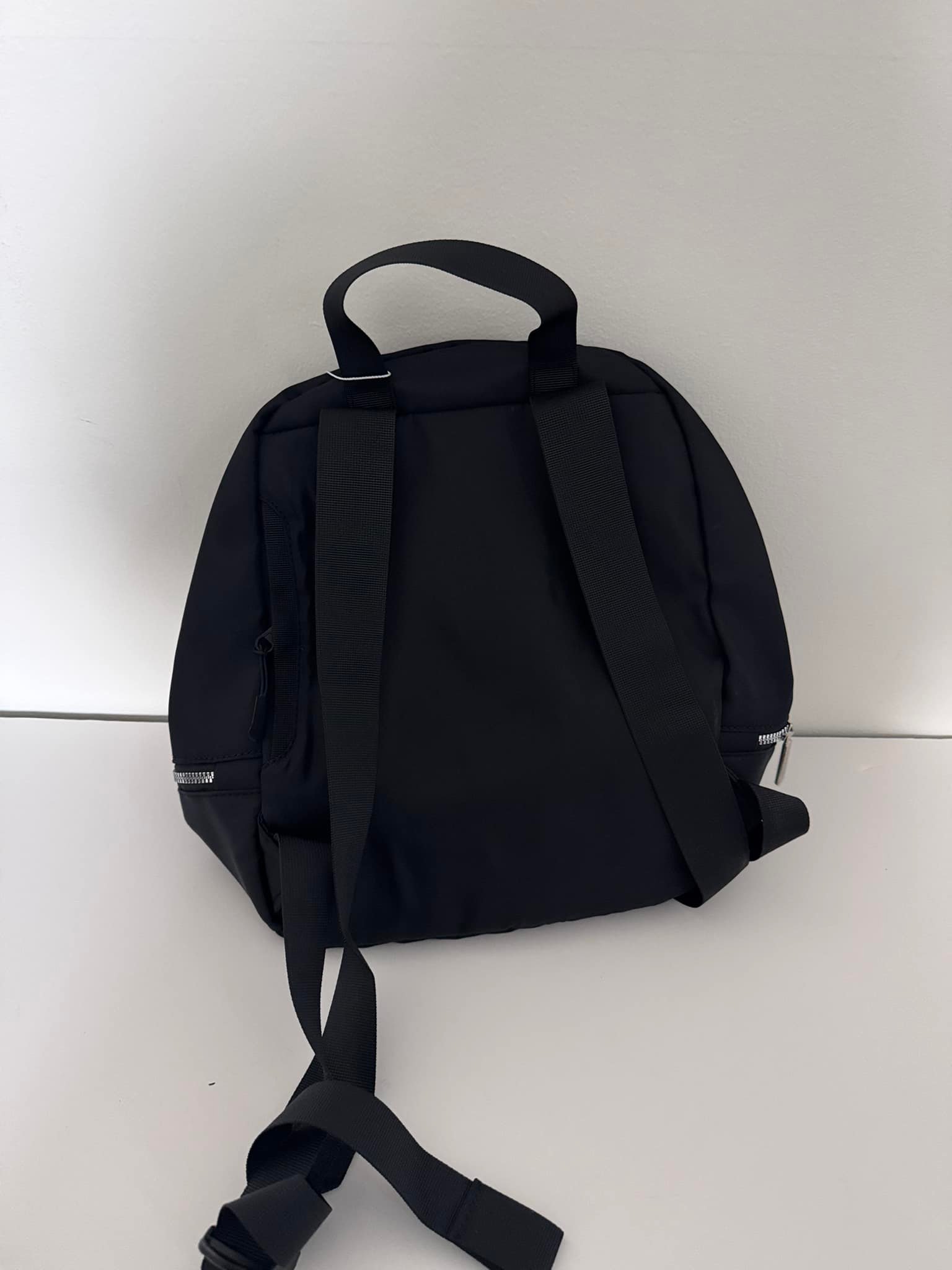 lululemon discontinues backpack Everywhere 22L Tech Canvas Move through your day with an organized state of mind thanks to this backpacks dedicated compartments for your laptop lululemon city adventurer backpack mini