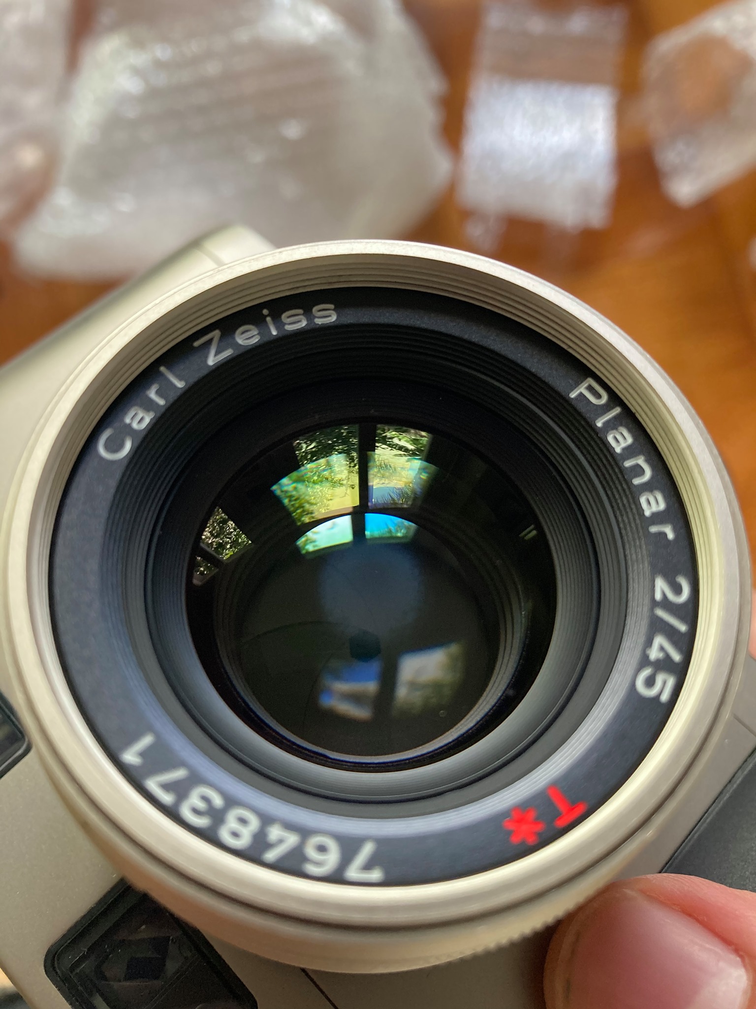 Contax G1 camera review with 45mm and 90mm Zeiss lenses