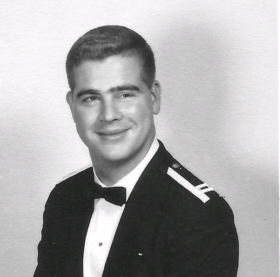 usaf formal dress AFM 35-10 Evening Cape NA-01.10.25AM