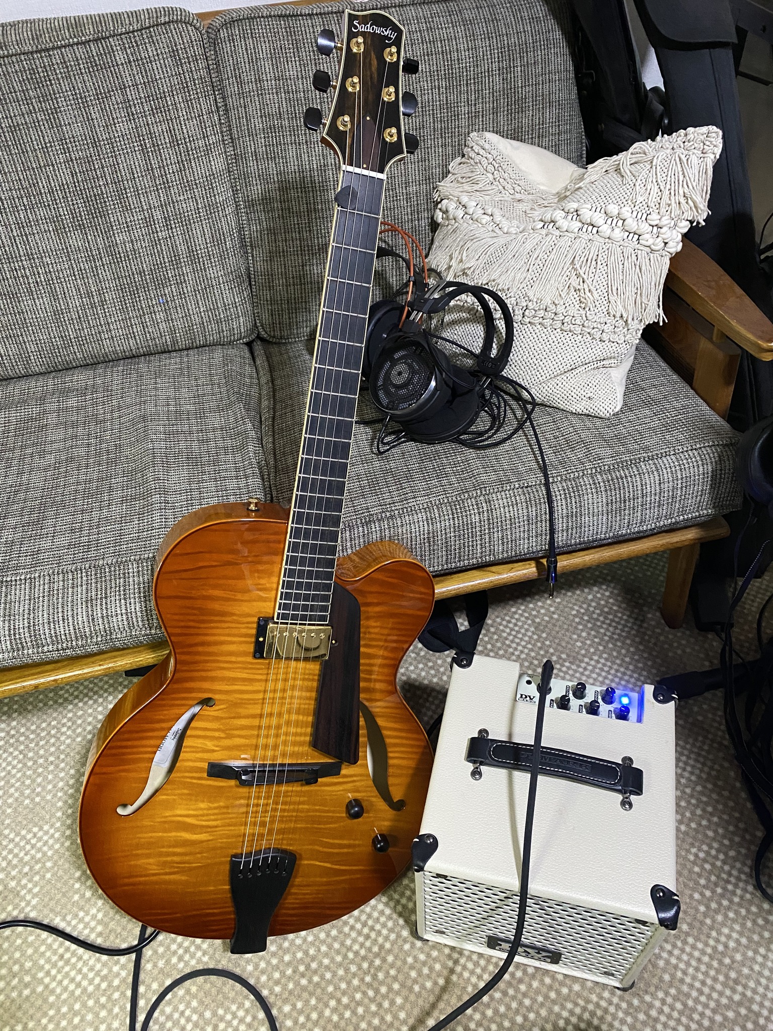 Sadowsky Jim Hall model archtop guitar review