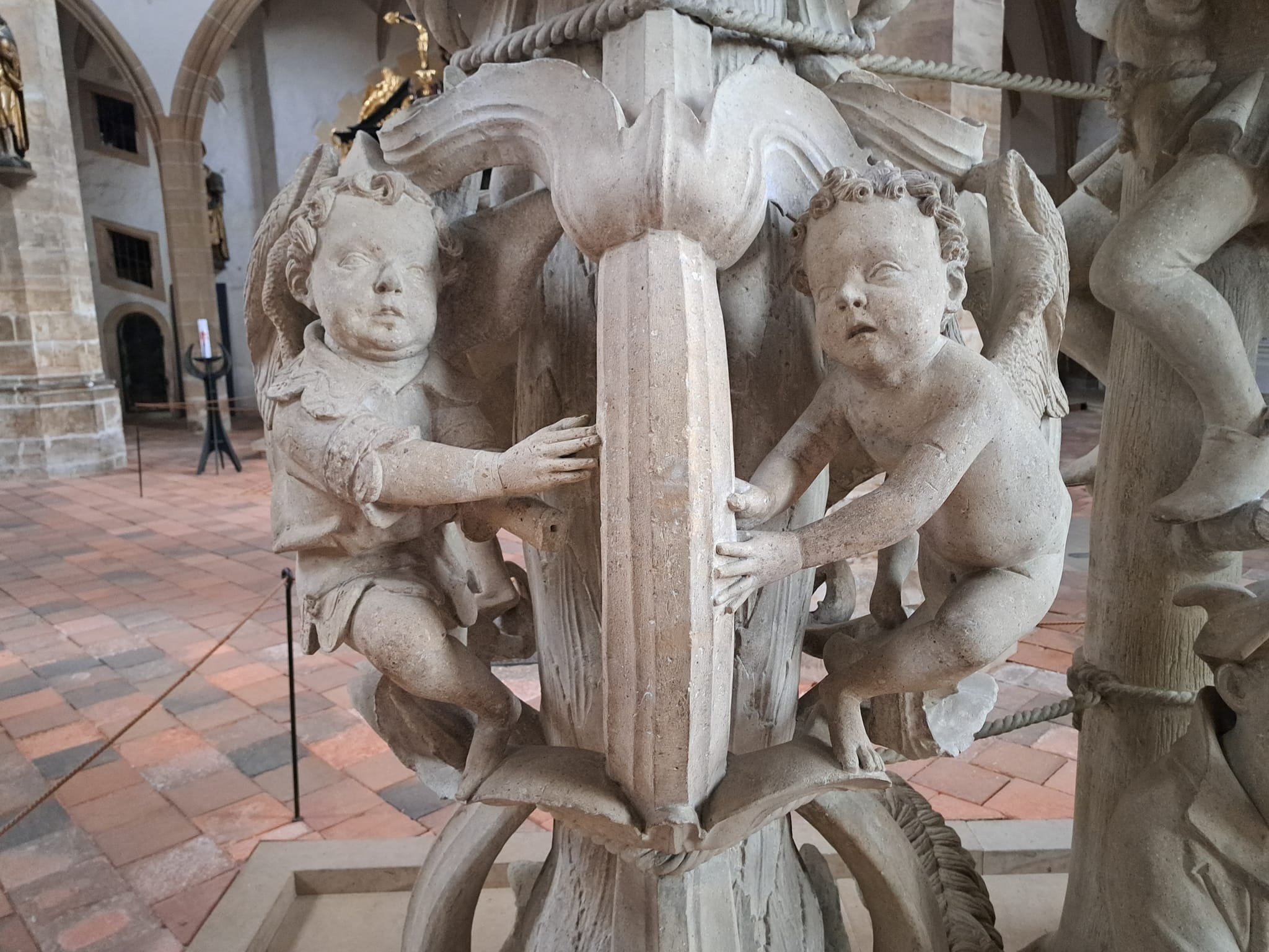 Petrified wood in Zeisigwald tuff used in Freiberg cathedral pulpit