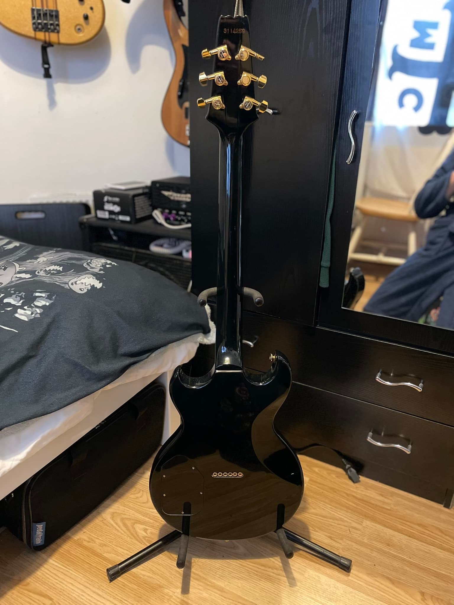 1983 Aria Pro II Cardinal CS-400 black guitar