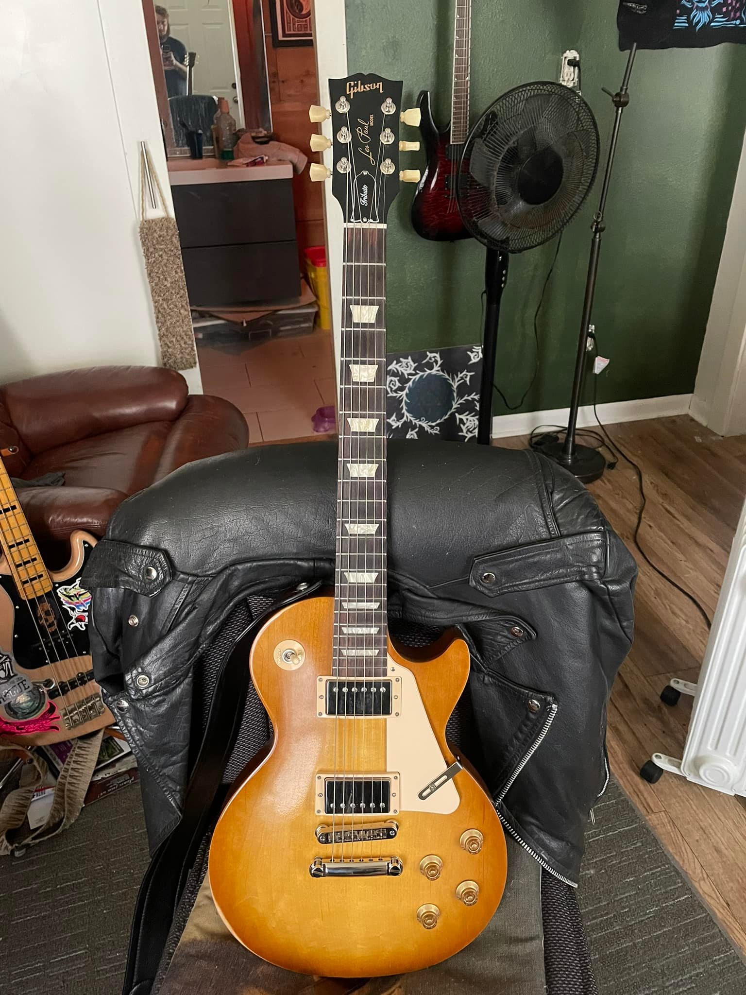 Gibson Les Paul Tribute guitar review and setup