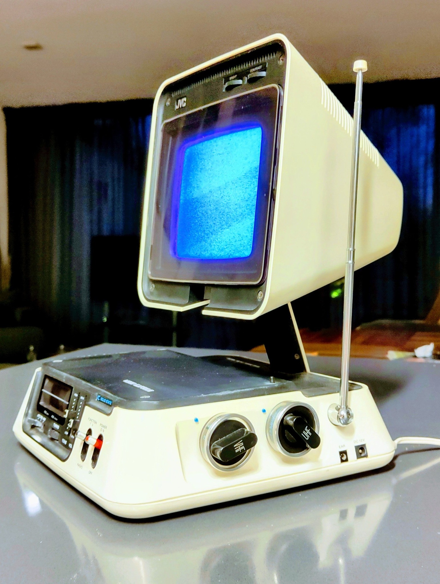 New in my collection, the JVC 3100R pyramide tv. Love the unique
