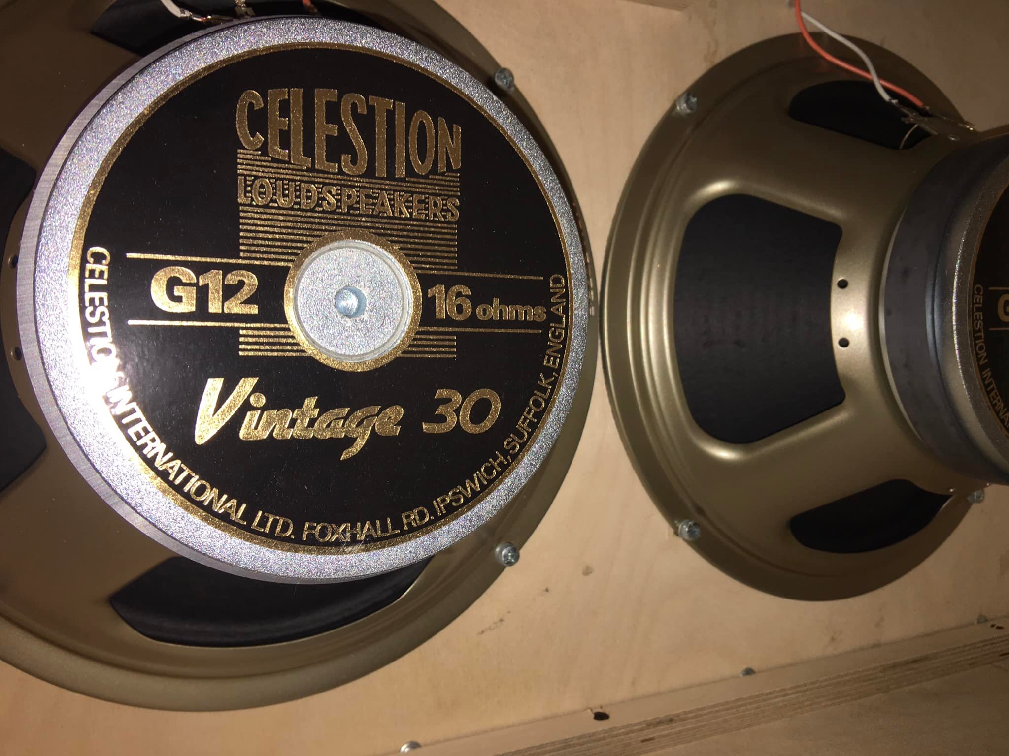 Does gold piping on a PPC412 indicate UK manufacturing?