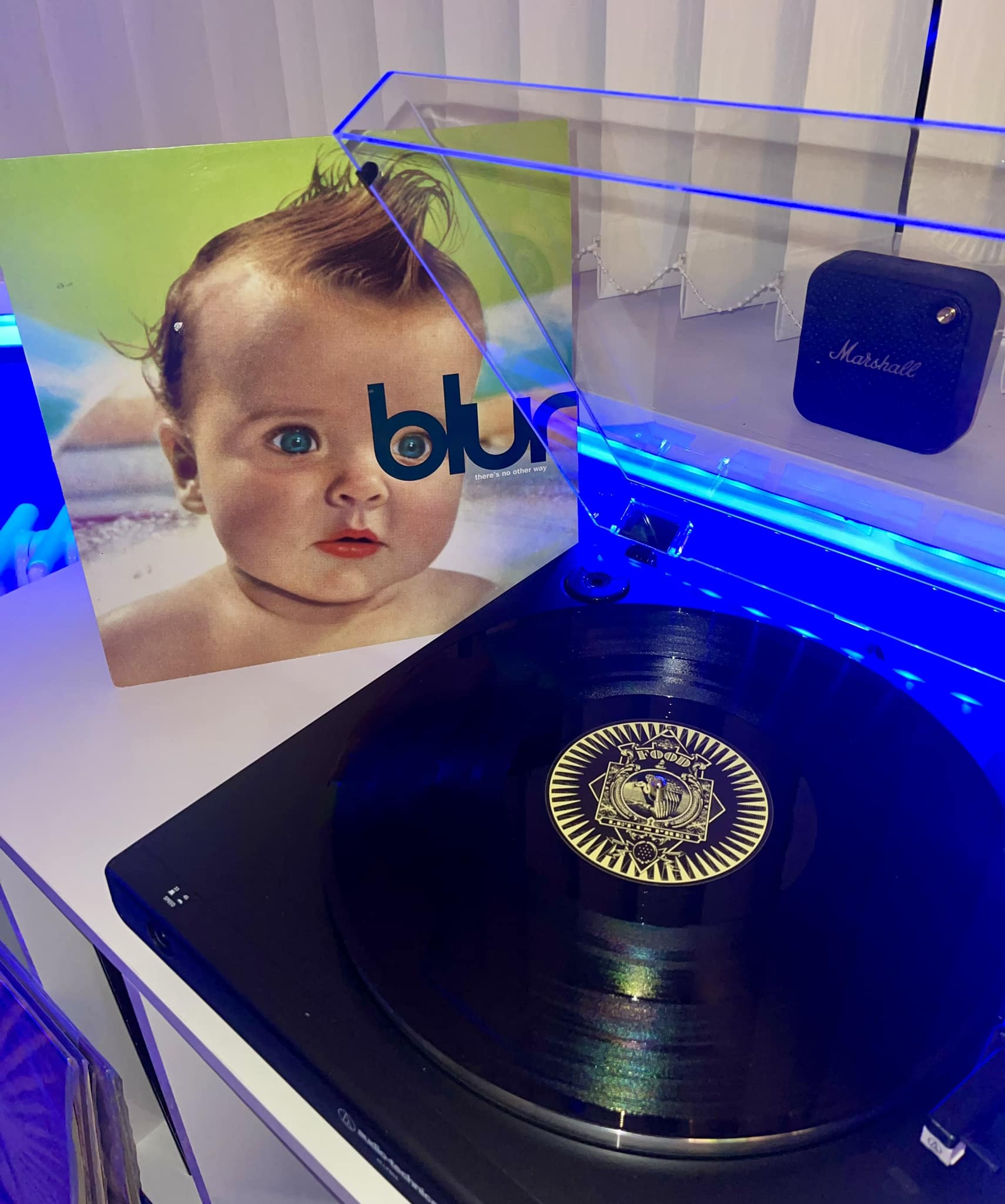 Blur – There's No Other Way – Music video by David Balfe – 15/04/1991