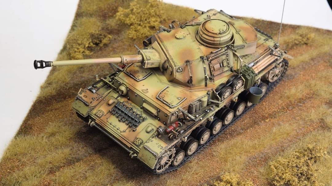 Sharing a 1/9 scale Panzer-Grenadier model, a holy grail item