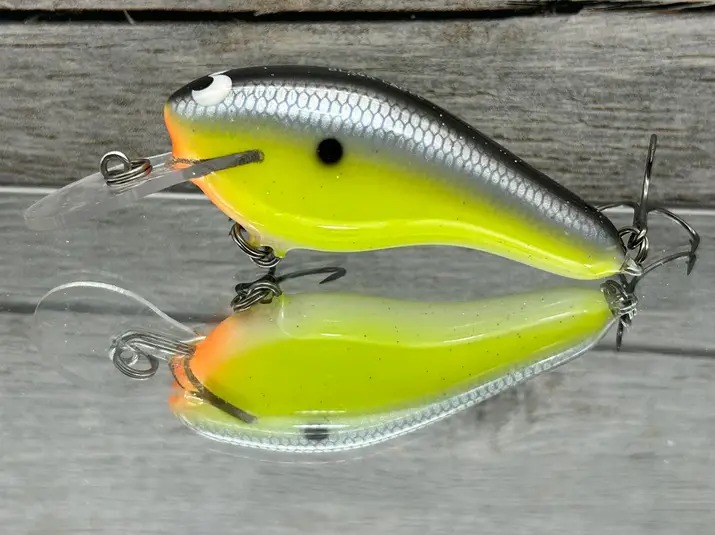 basswood fishing lures Glowing 4.5 Inch Wood Lure With Stainless Diving Lip Minnow Plug Basewood Build For Saltwater Action 1.76 Oz Weight Durable All Day Casting Pop and slash the Tsunami Timber Lure Pencil Popper to imitate fleeing baitfish K Lures Handmade Wooden Peacock