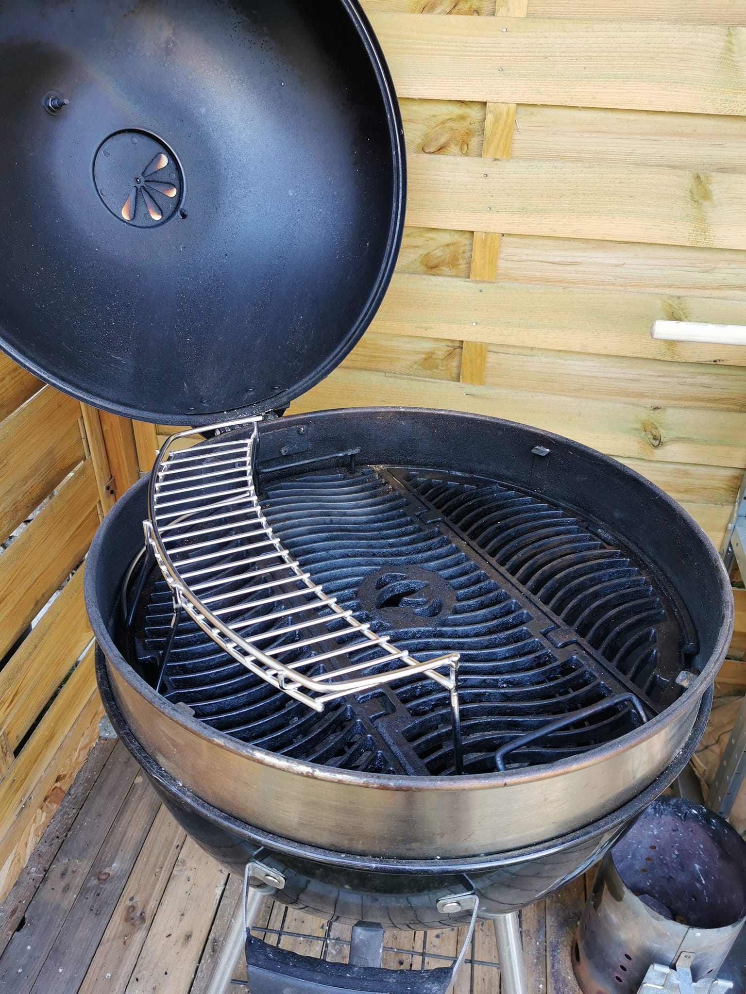 Plaque Fonte 45,7 Cm Plaque De Cuisson Fonte Veryard 45,7 Cm - Avec Pieds Amovibles 30,5 Cm - Pour Barbecue, Camping, Feu De Bois - Polyvalente Récipient Feu De Camp