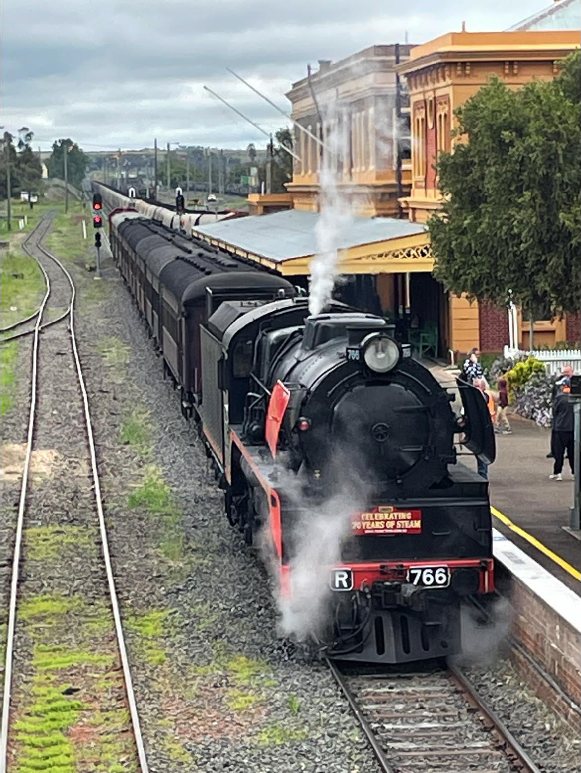NSW Railways - Past and Present | R766 put on quite a show this ...