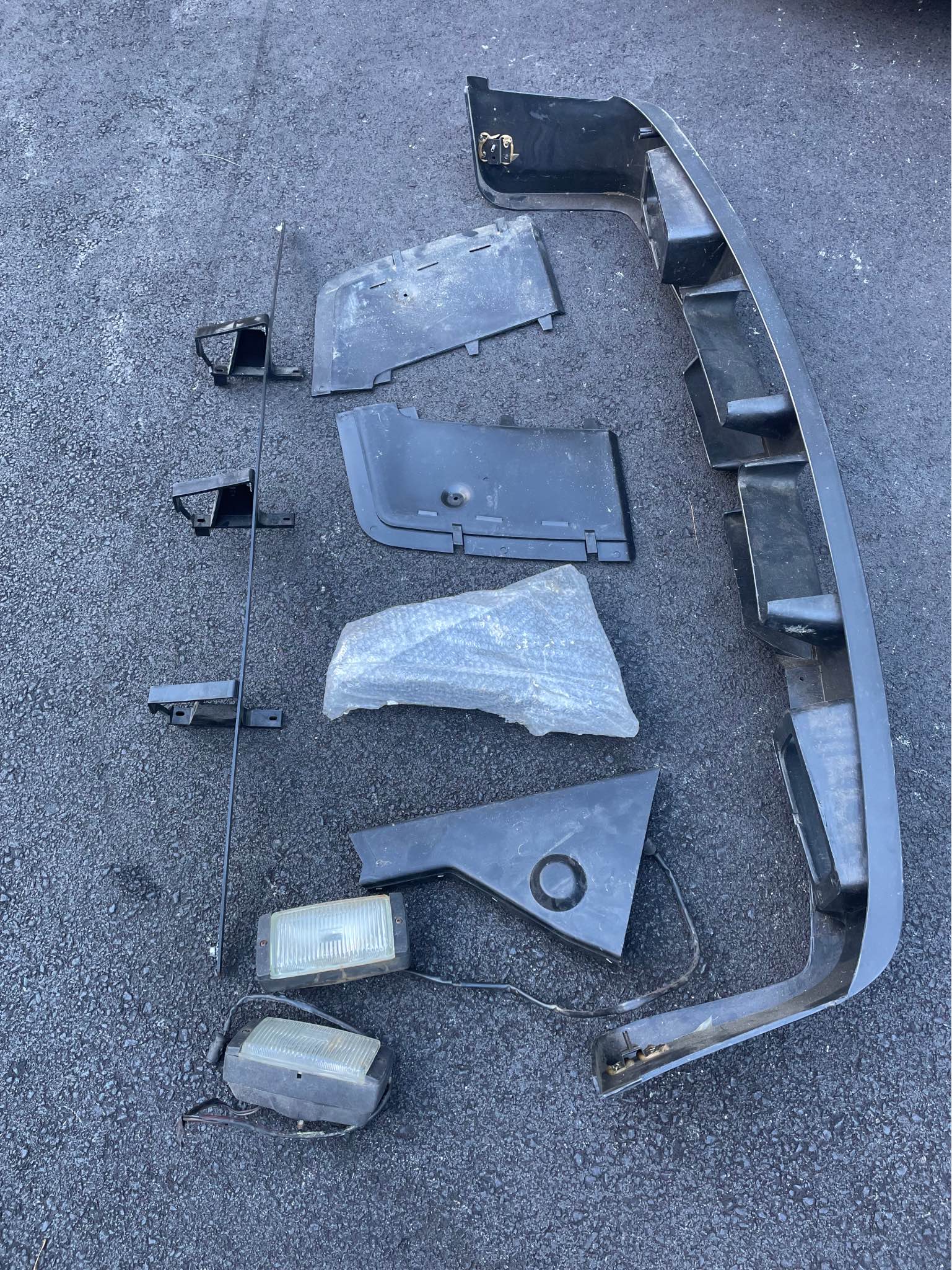 BMW E30 'is' Valence Cowcatcher Mounting Brackets – 325es / 325is (1986-1987) By Botter Manufacturing