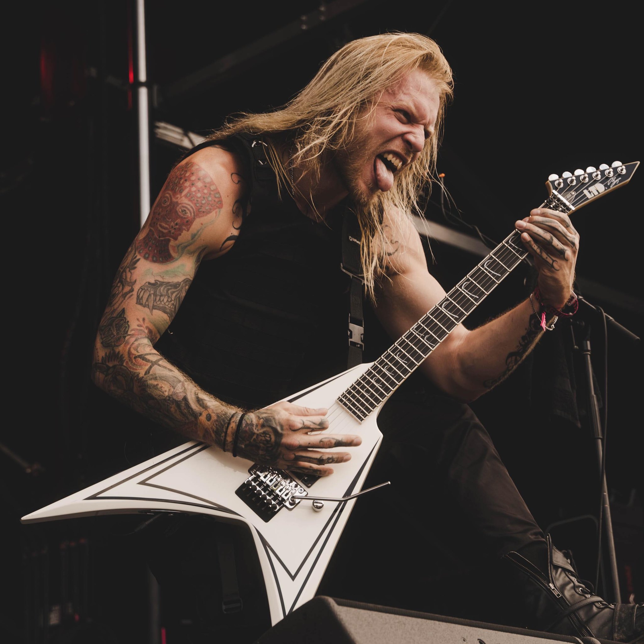 HELL RIFF🔥 @espguitars | @neuraldsp | @emgpickups | @floydroseofficial ...
