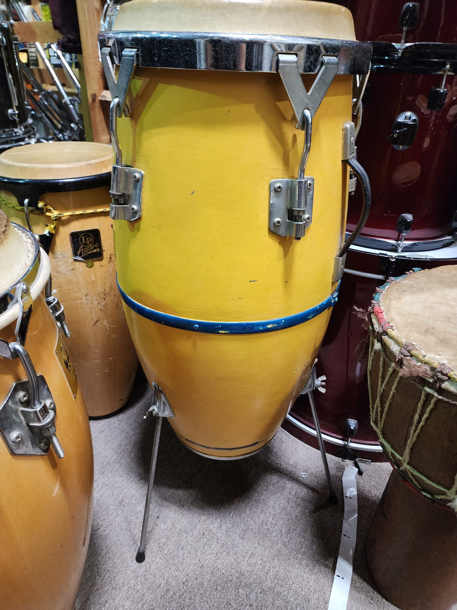 ヴィンテージ　コンガ What are these vintage conga drums?