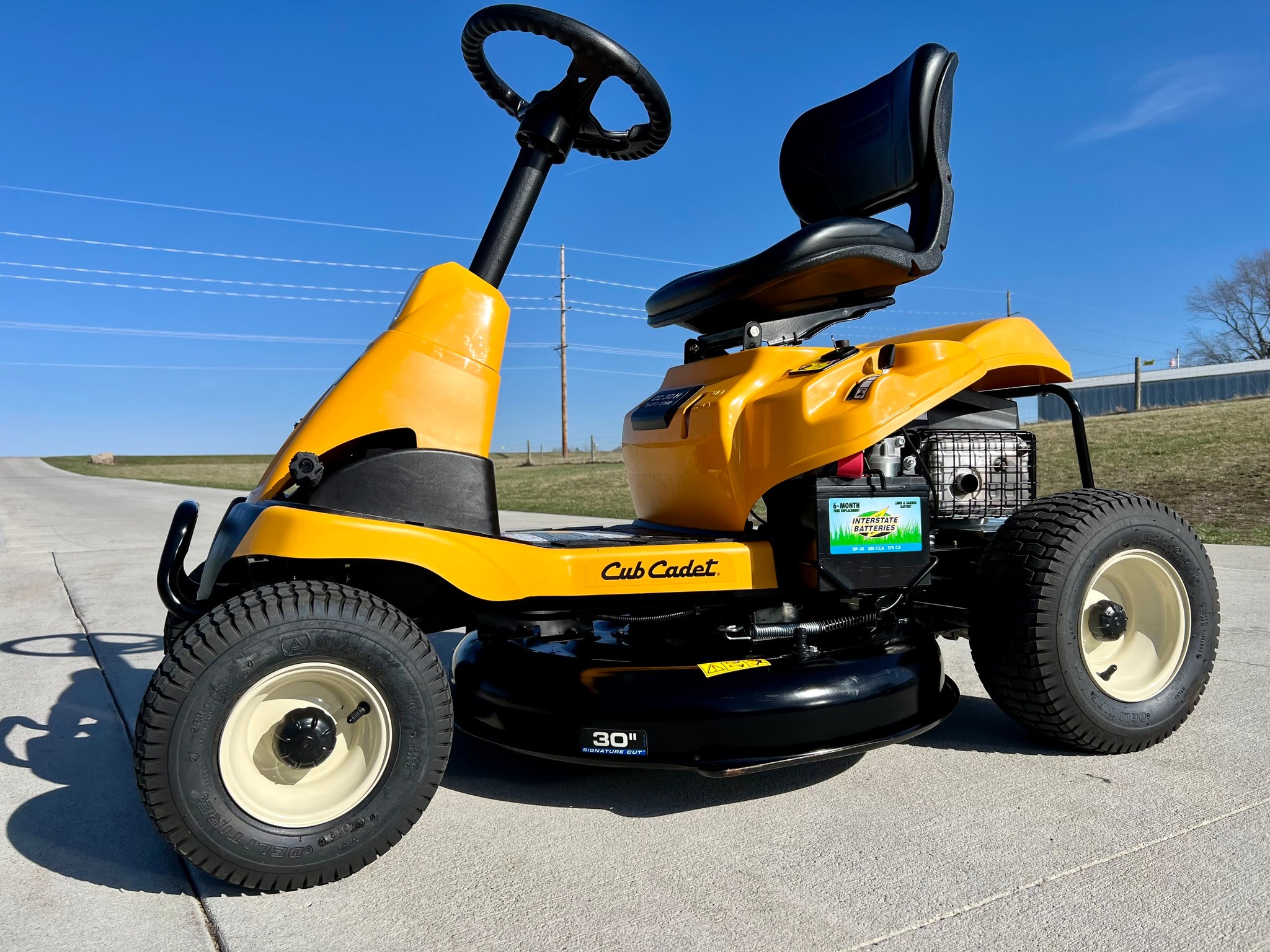 2020 cub cadet CC30H riding mower 30 deck 382cc engine Zippy