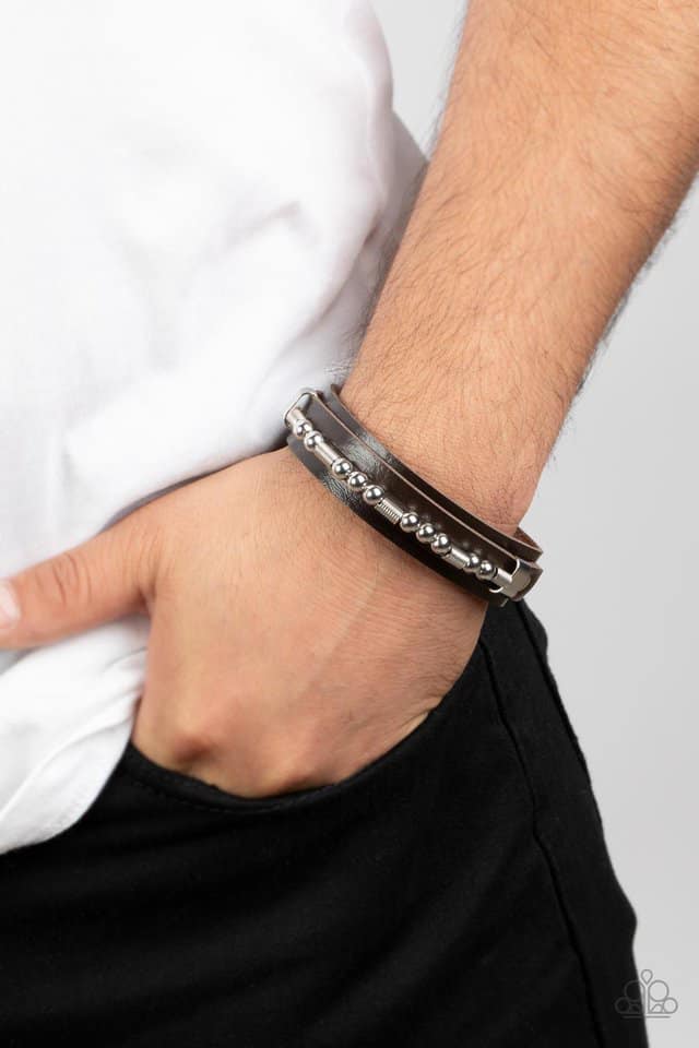 My Leather bracelet featuring the iconic MANOWAR logo on stainless