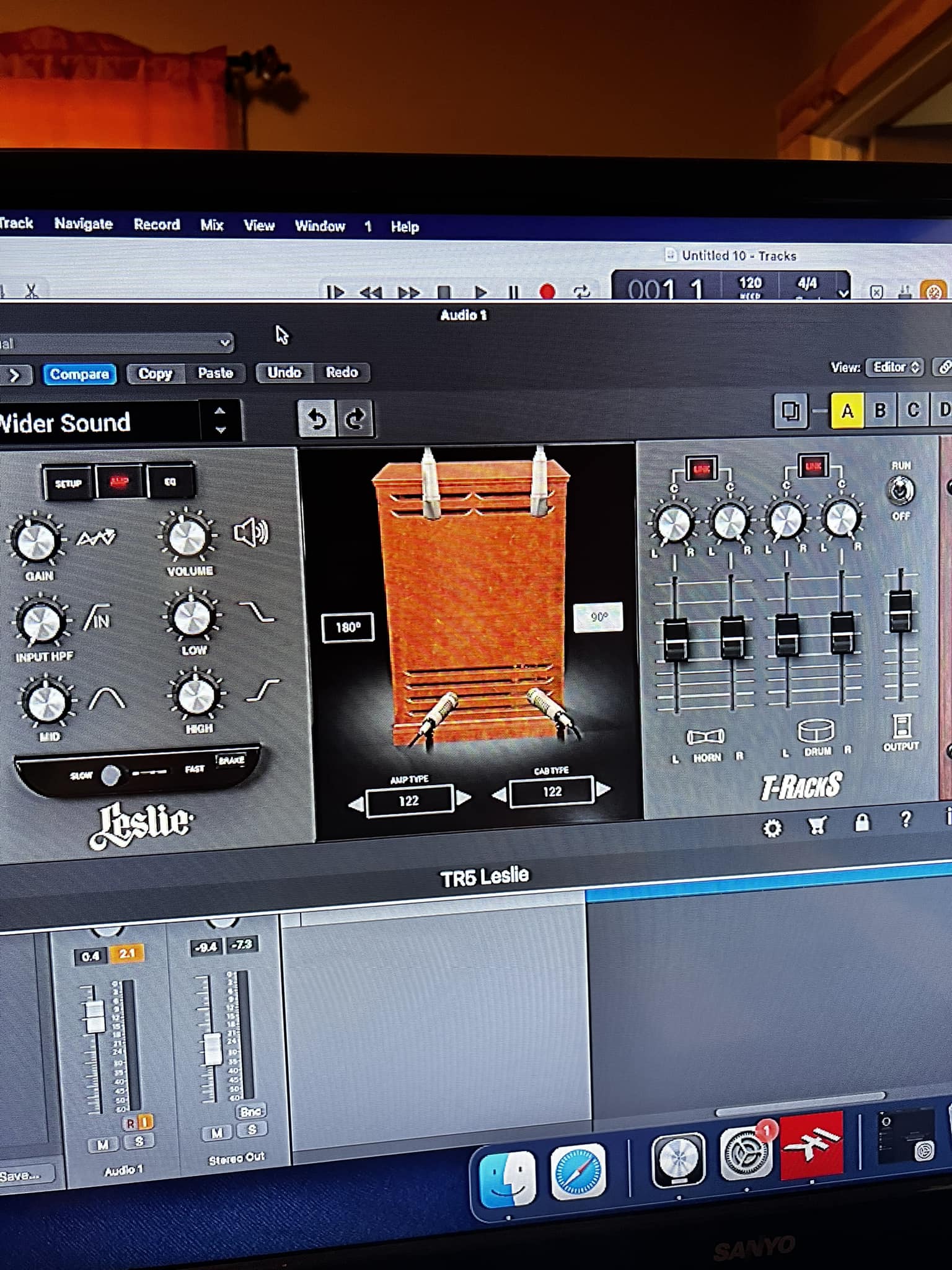 What's your experience with the Roland Revo 30 Leslie simulator?