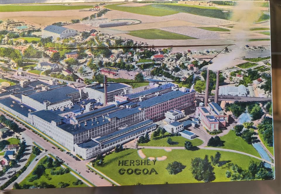Vintage Hersheypark postcard folder from the 1940s or 1950s