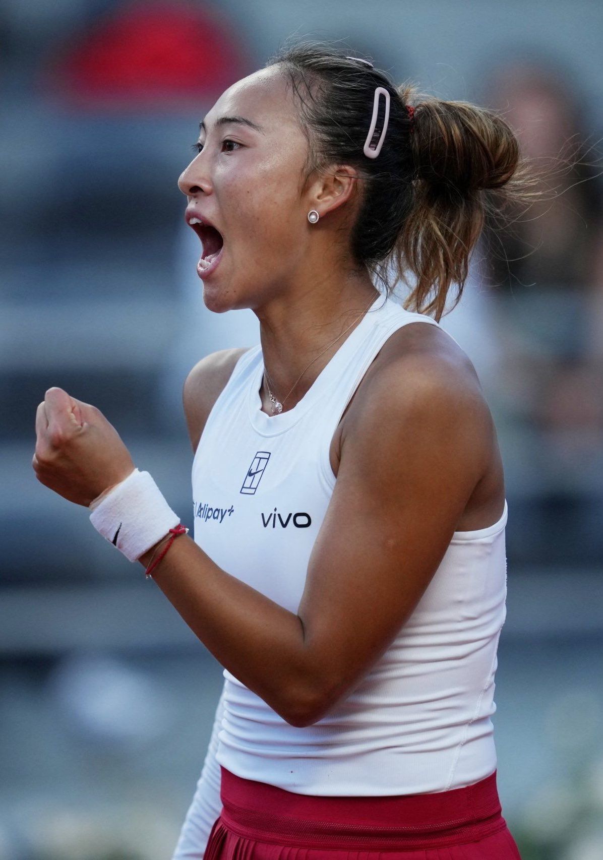 The former world number one Yani Tseng takes the outright lead on
