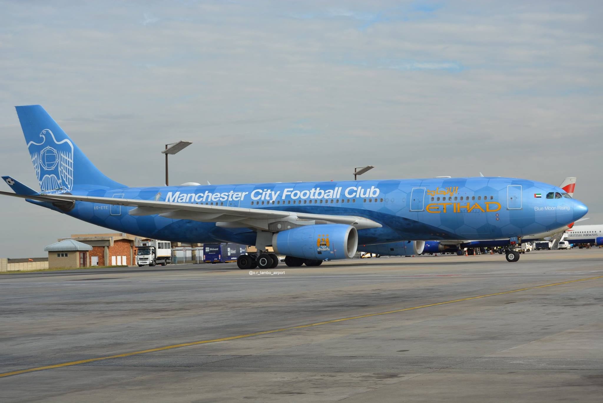 Etihad Airways Boeing 787-9 in Manchester City livery