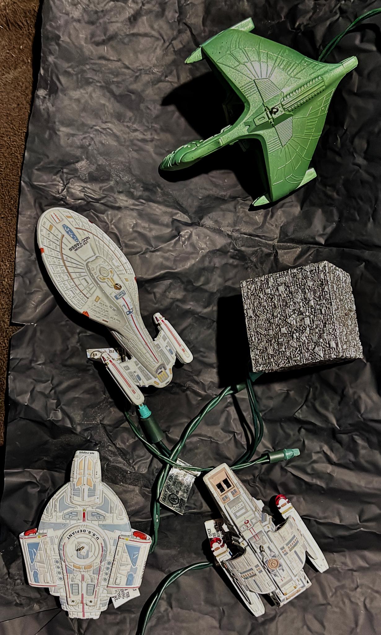 What light strings can be used for older Star Trek collectable  display picture 1