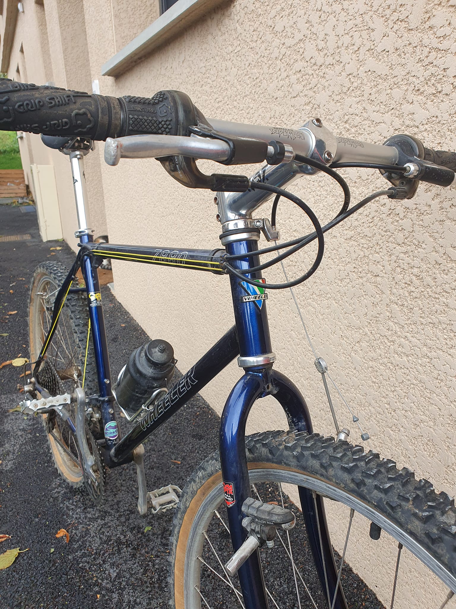 Refurbishing a Wheeler 7880 bike with XT shifter