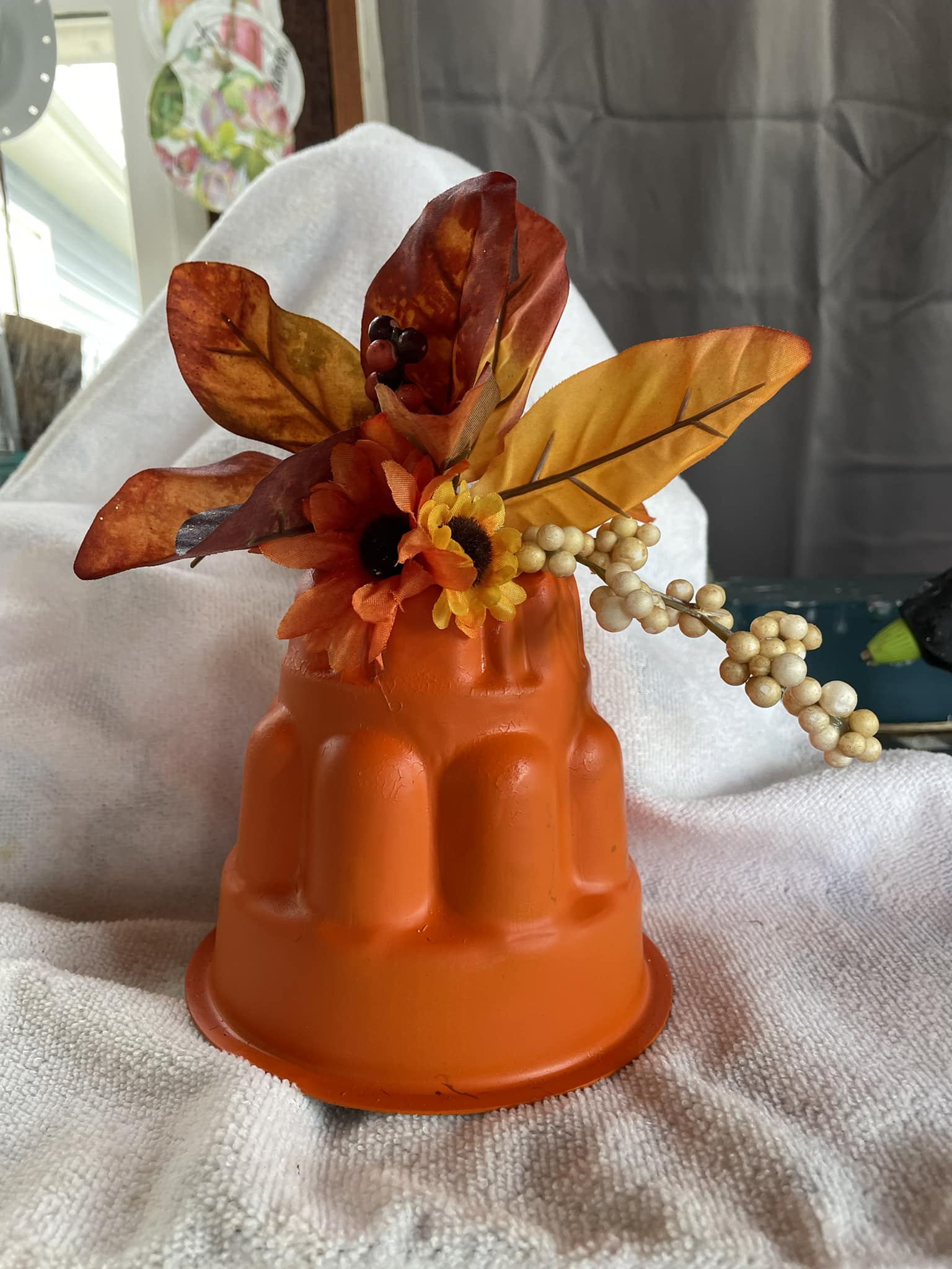 How to make a copper Jello mold pumpkin craft