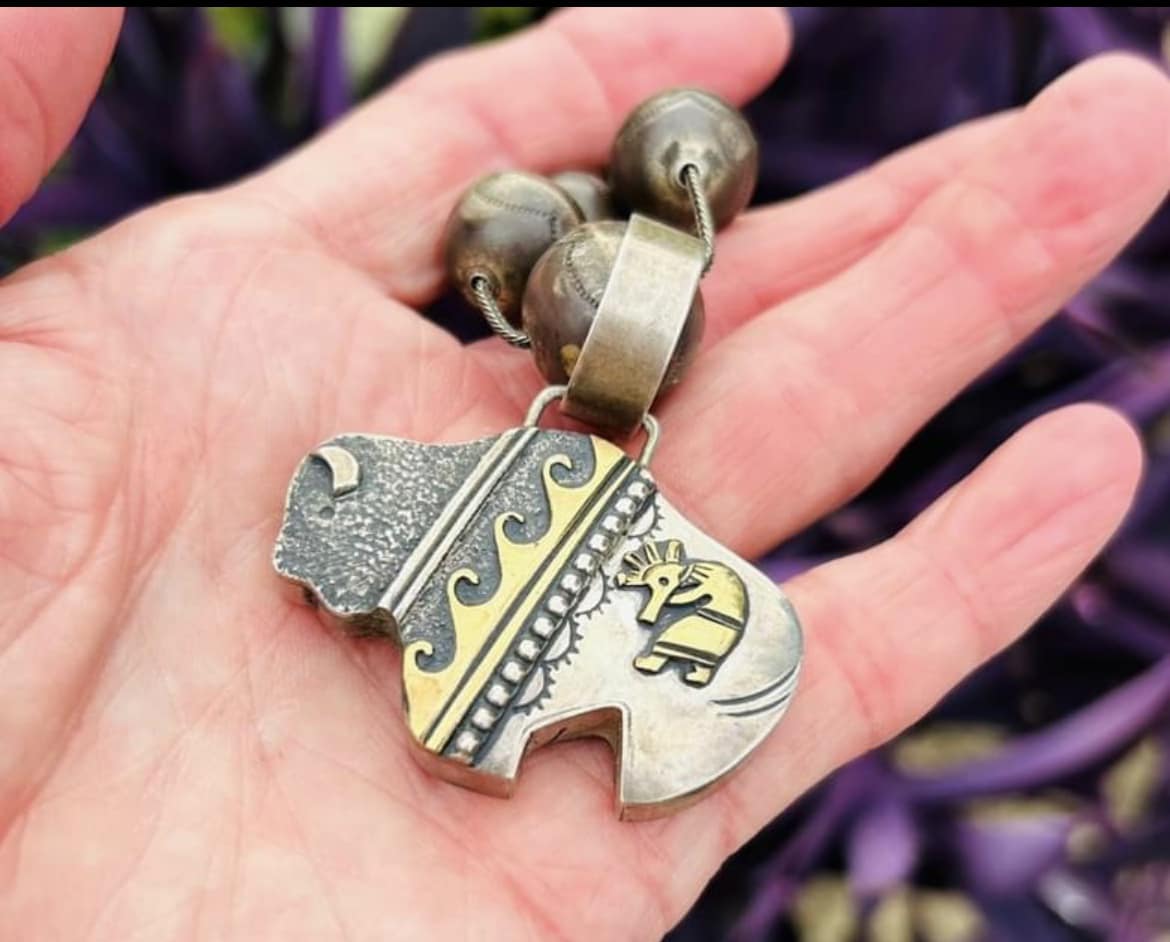 🌹A original Thomas Singer collectible🌹This peice is made by