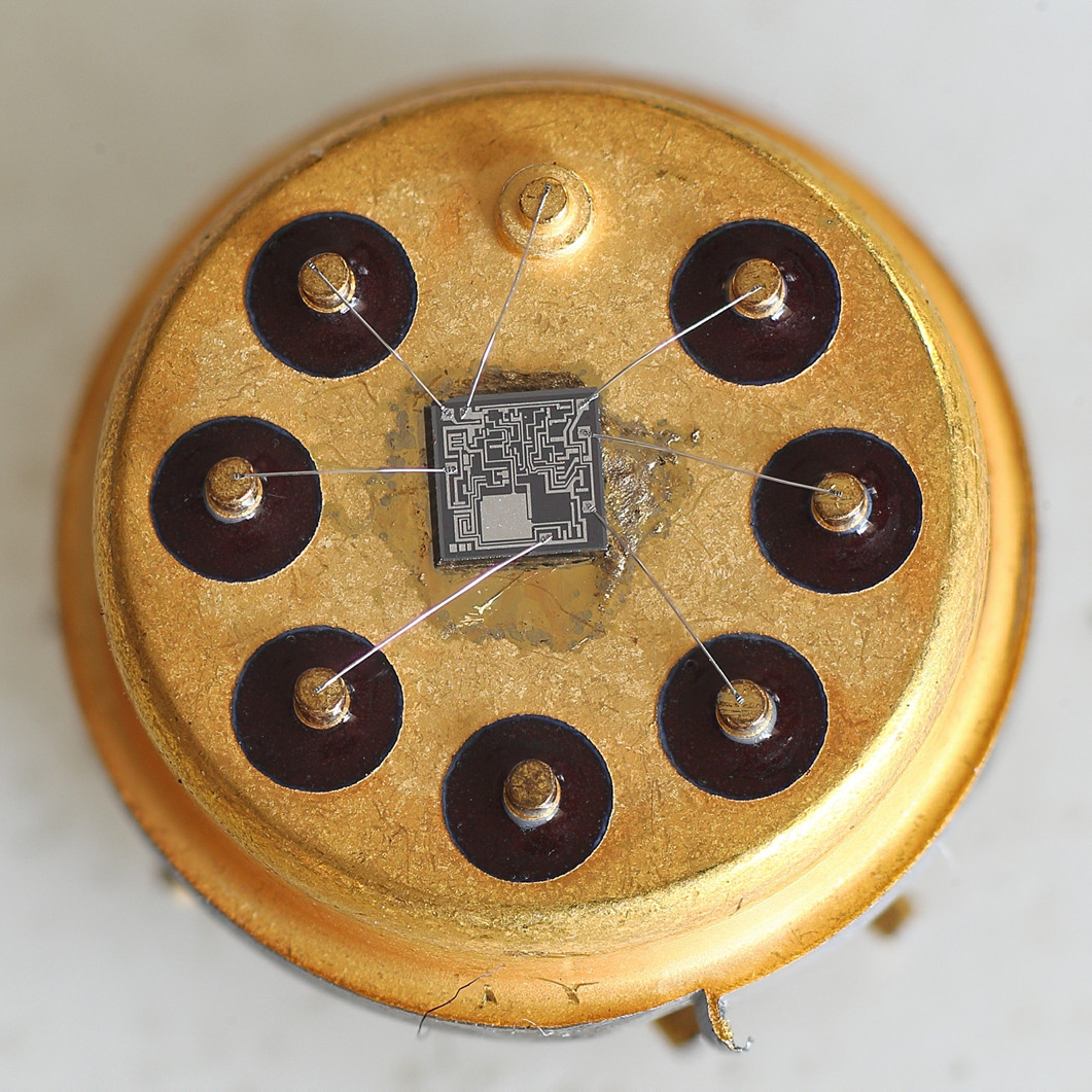 Fairchild uA741 opamp from 1969. For best viewing, click on image.