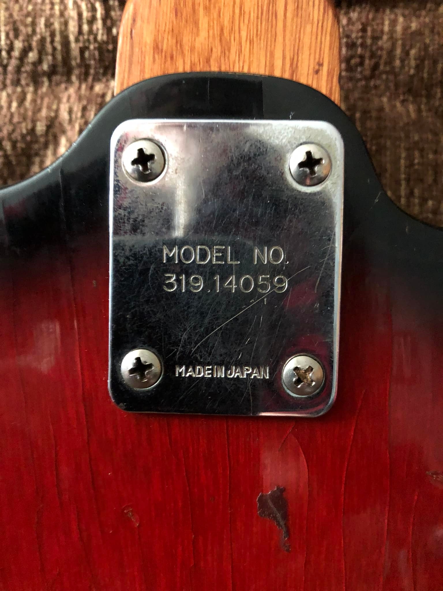 Is a 1968 Silvertone 1405 guitar a Teisco?
