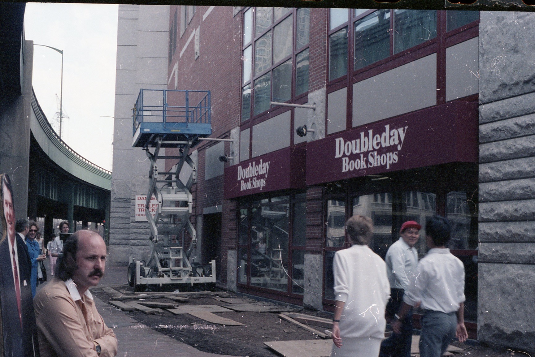Doubleday Bookstore on Fifth Avenue photo